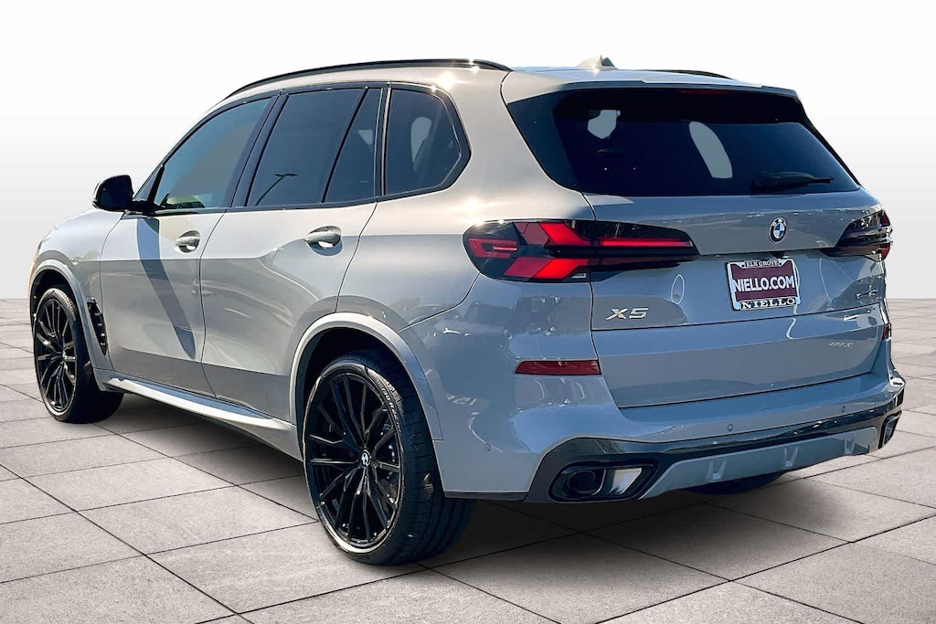 New 2026 BMW X5 xDrive40i Sports Activity Vehicle