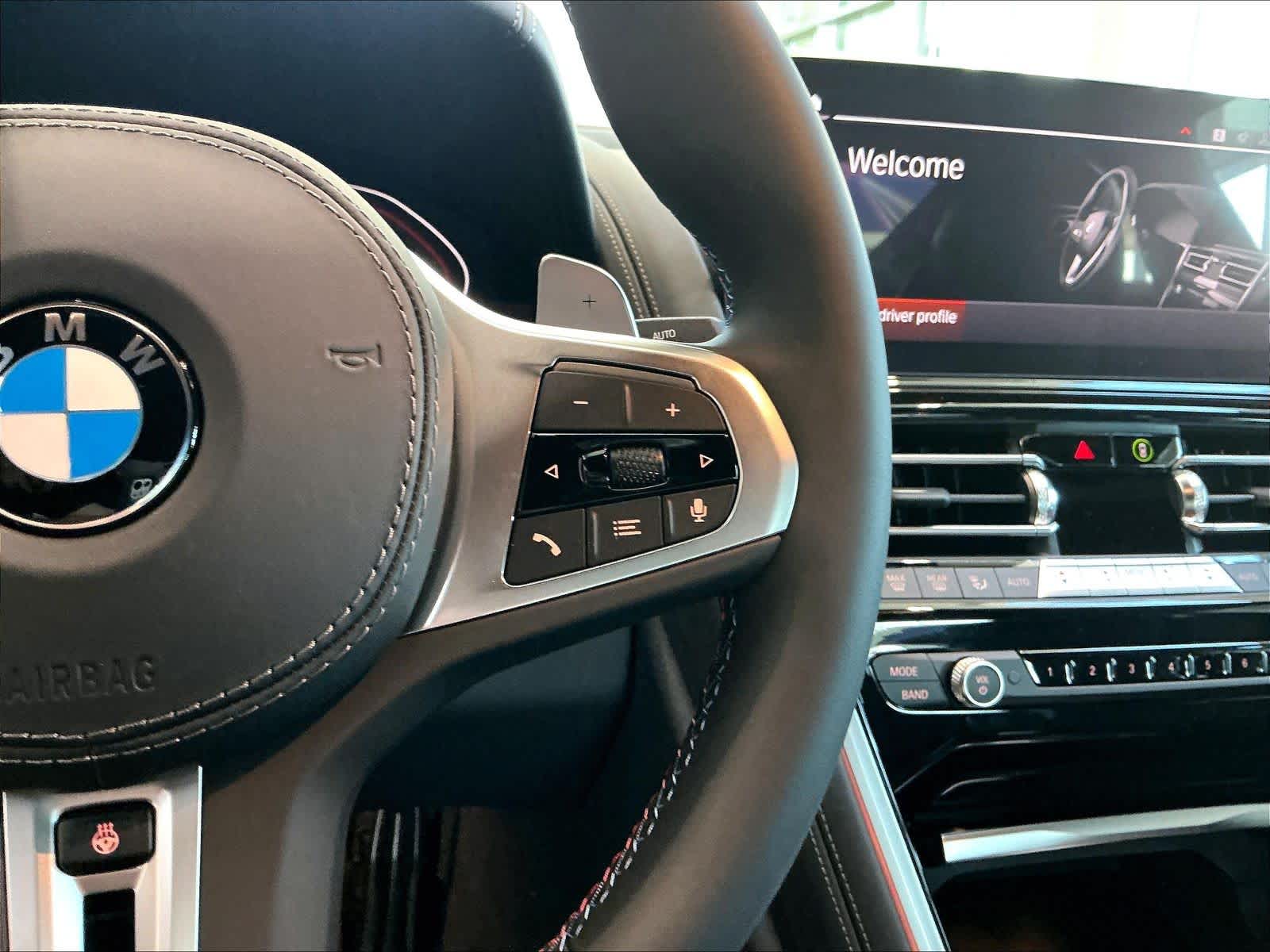 2026 BMW 8 Series M850i - Photo 17