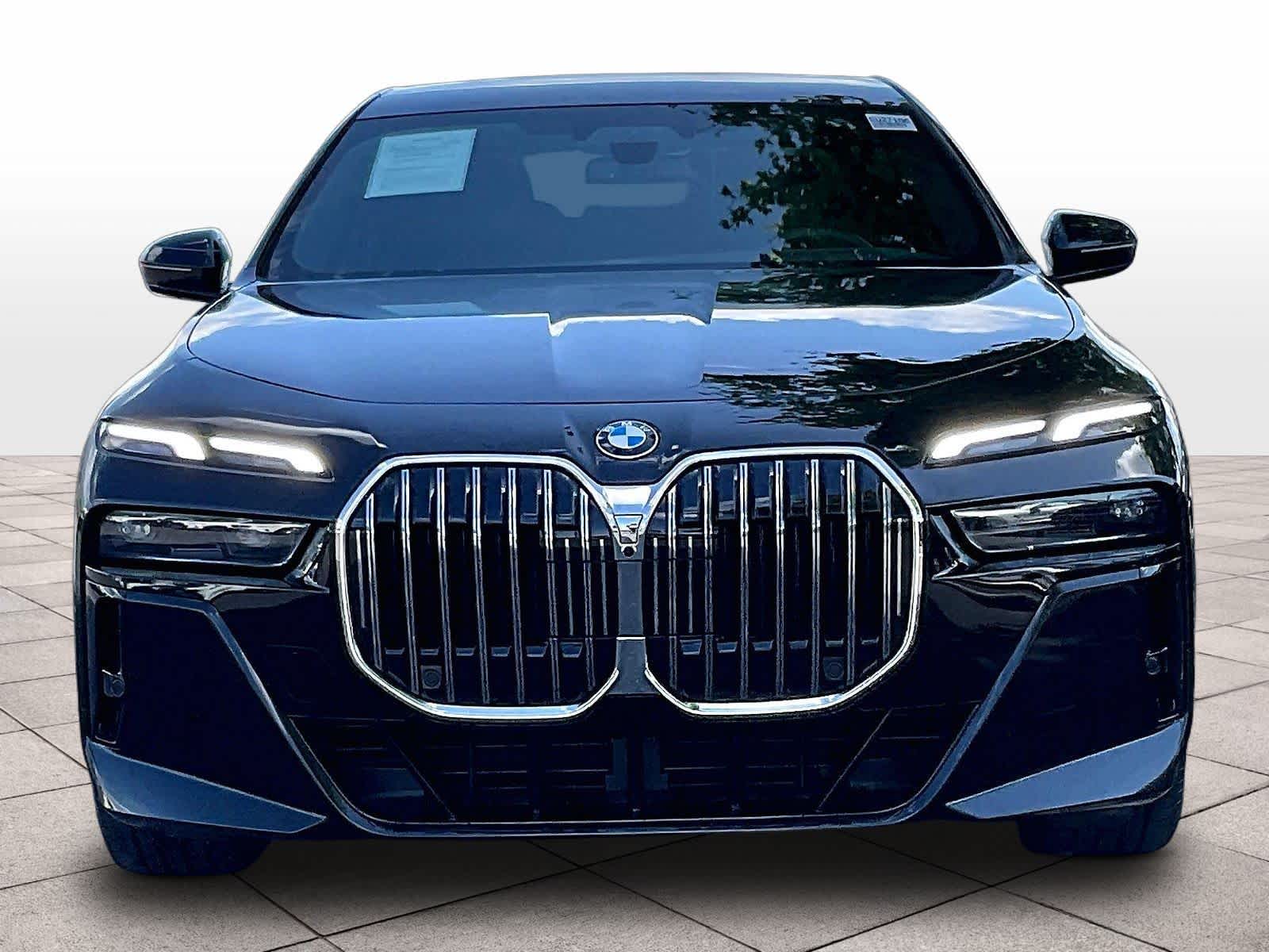 2023 BMW 740i 740i photo 2