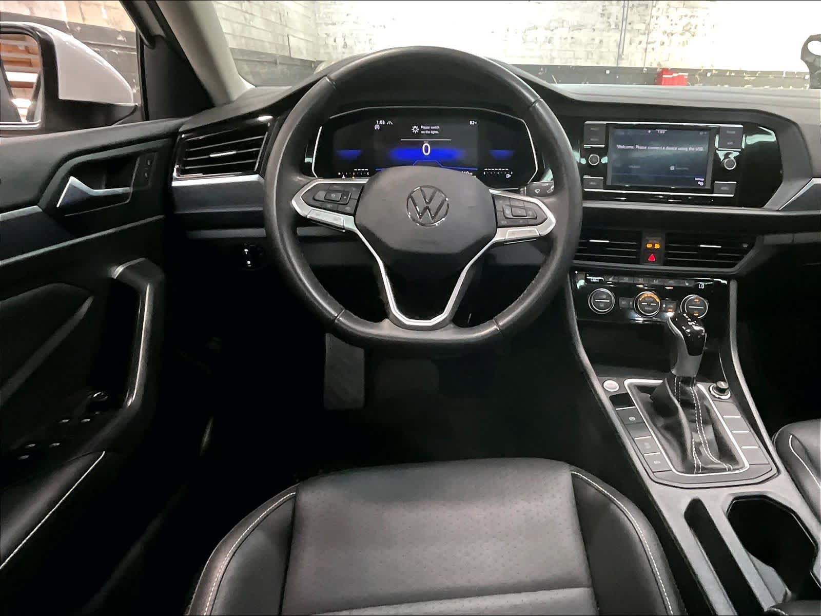 2024 Volkswagen Jetta SE photo 4