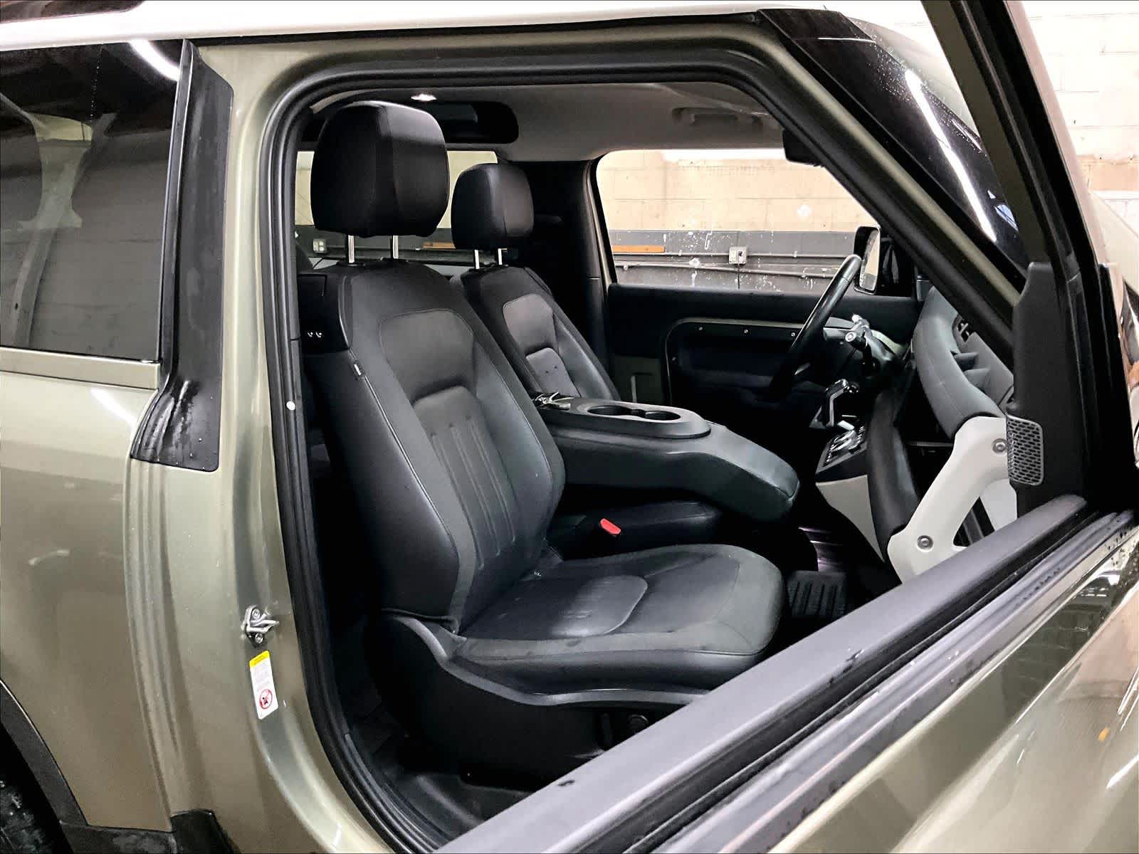 2021 Land Rover Defender First Edition photo 6