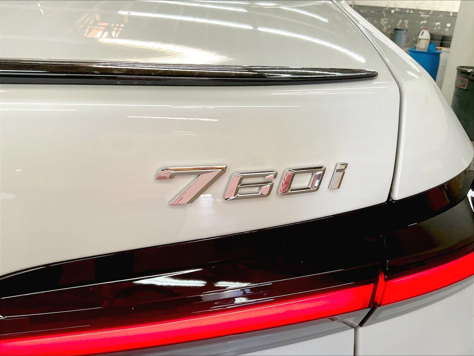 2025 BMW 7 Series 760i - Photo 24