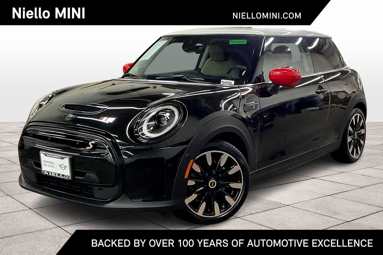2024 MINI Hardtop 2 Door SE's photo