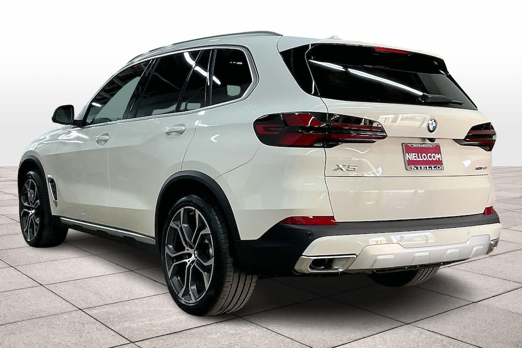 New 2026 BMW X5 xDrive40i Sports Activity Vehicle