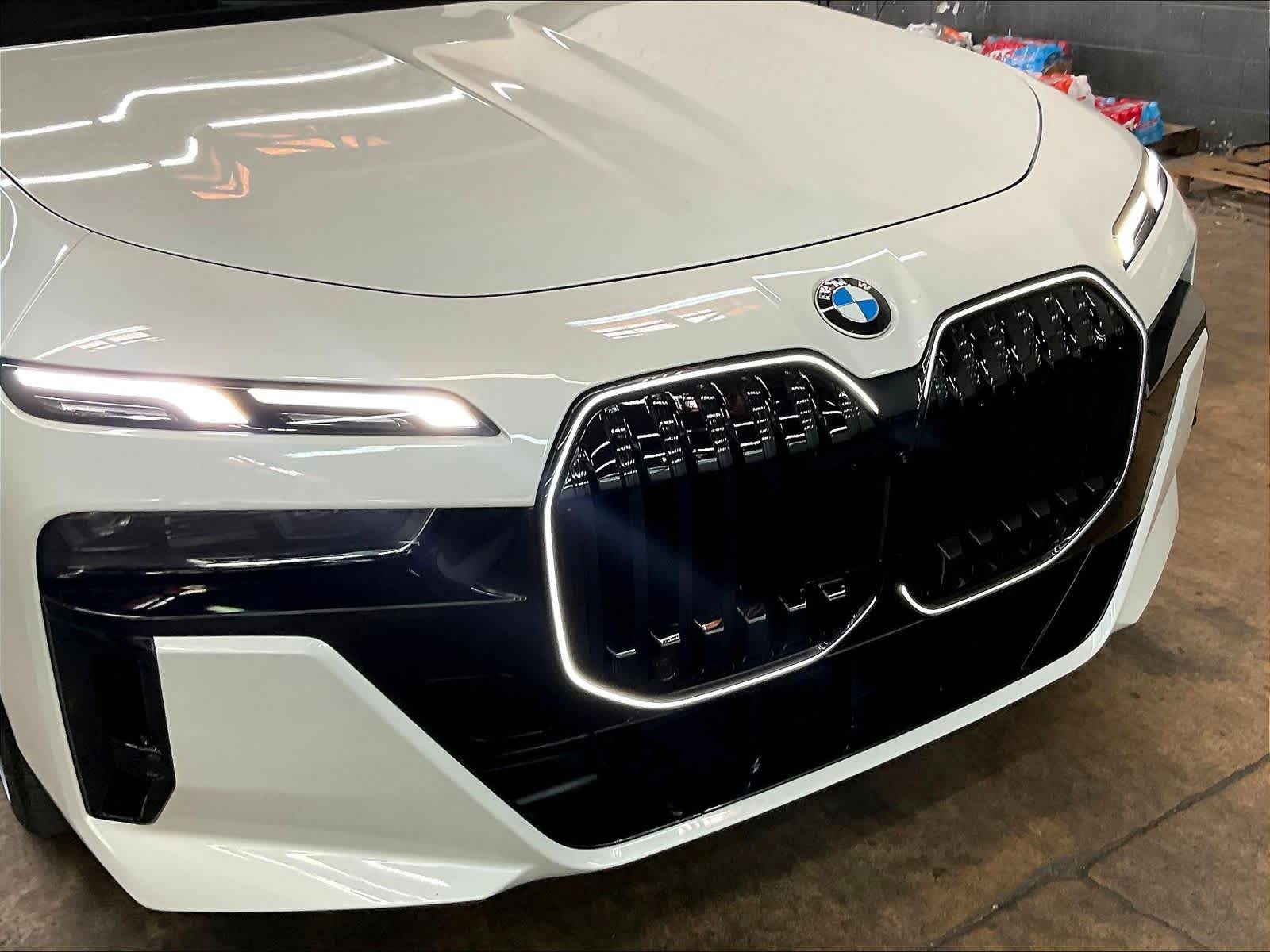 2025 BMW 7 Series 760i - Photo 31