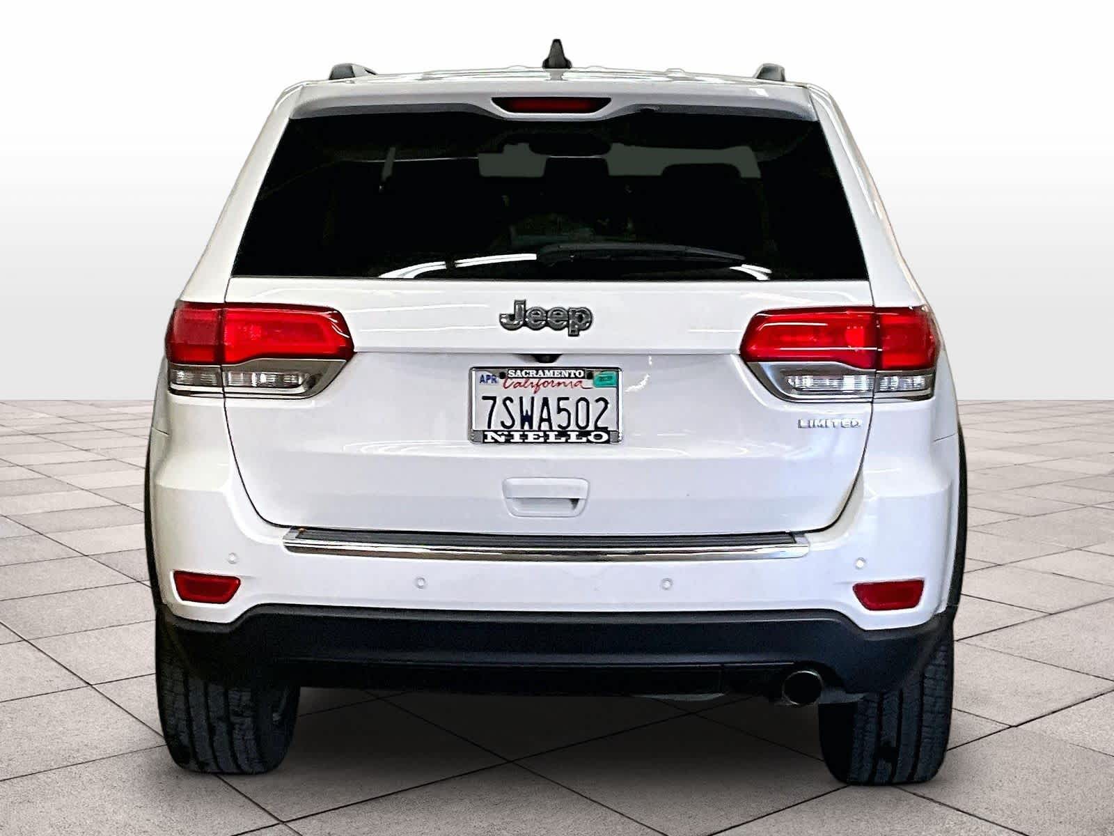 2015 Jeep Grand Cherokee Limited photo 2