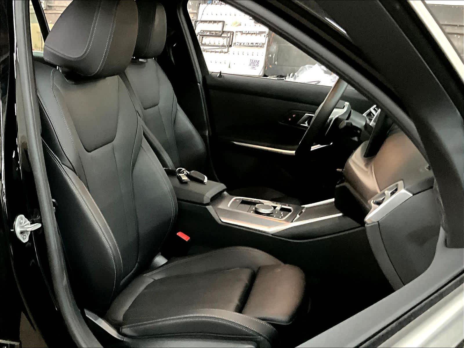 2025 BMW 330i xDrive 330i xDrive photo 6