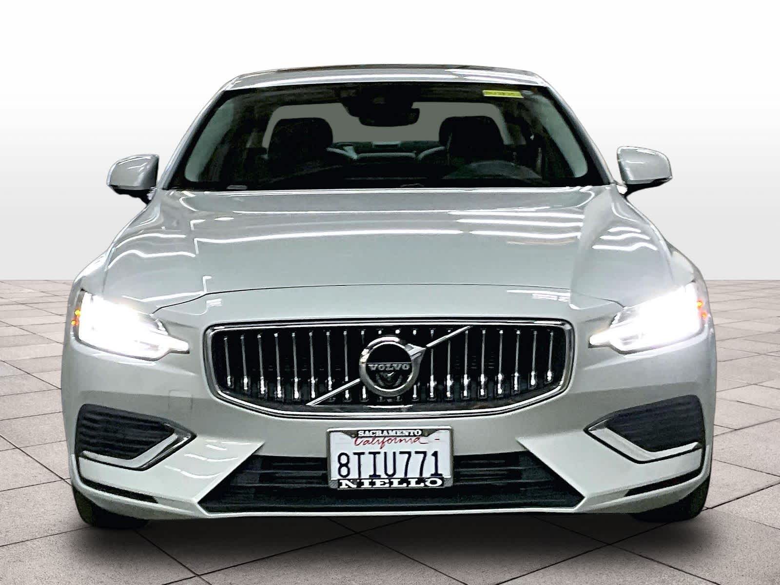 2021 Volvo S60 Inscription photo 2