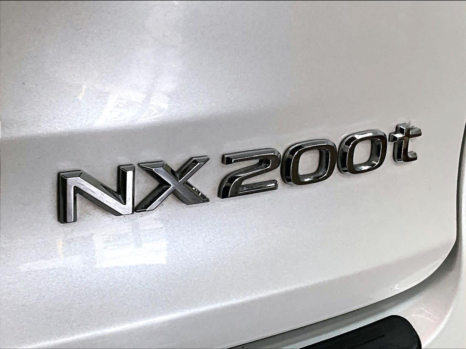 2015 LEXUS NX 200t photo 3
