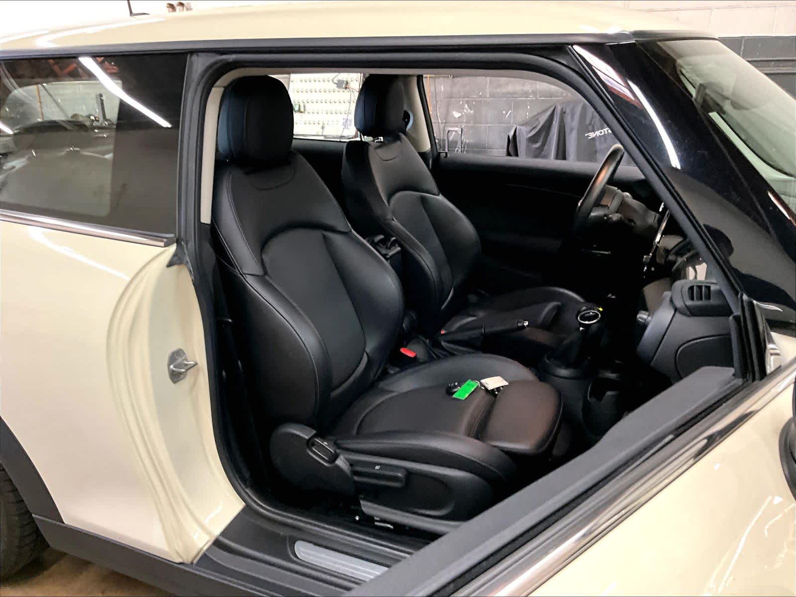 2018 MINI Hardtop 2 Door Cooper S photo 6