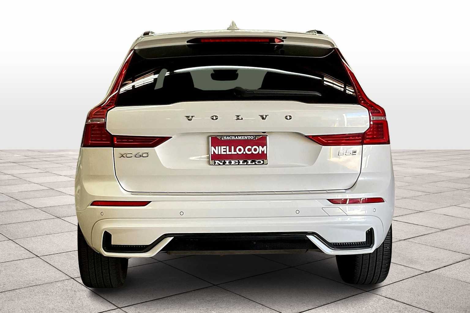 2024 Volvo XC60 Ultimate photo 4