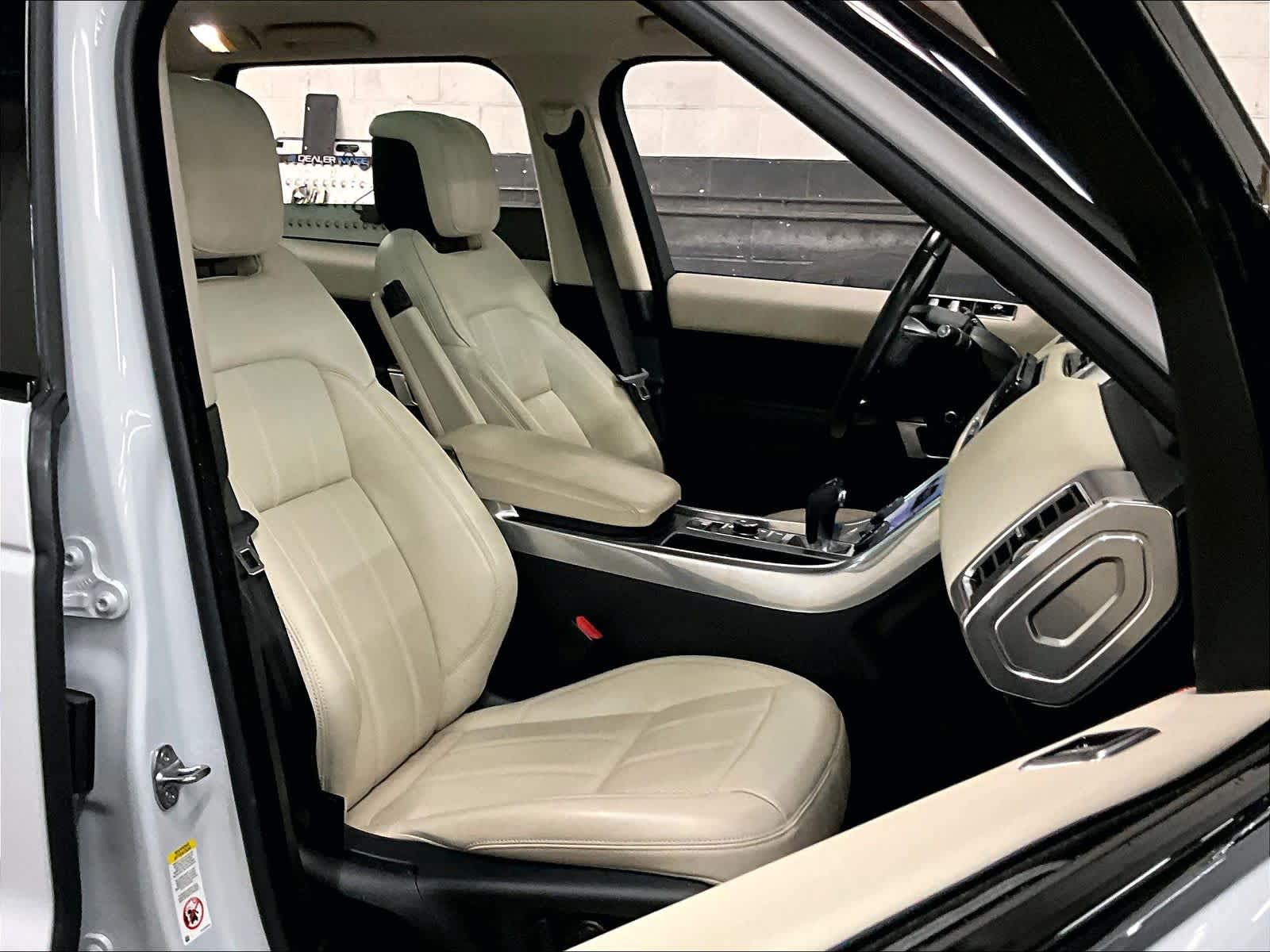 2019 Land Rover Range Rover Sport HSE photo 6
