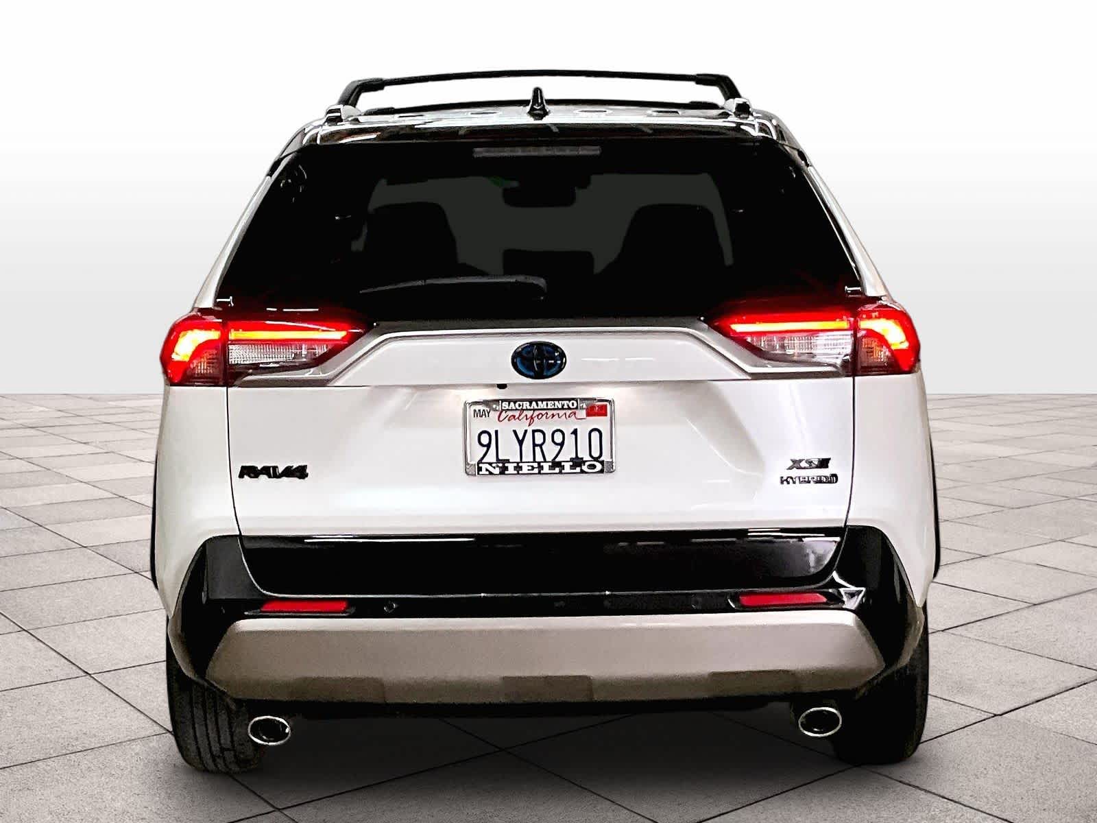 2024 Toyota RAV4 Hybrid XSE photo 2