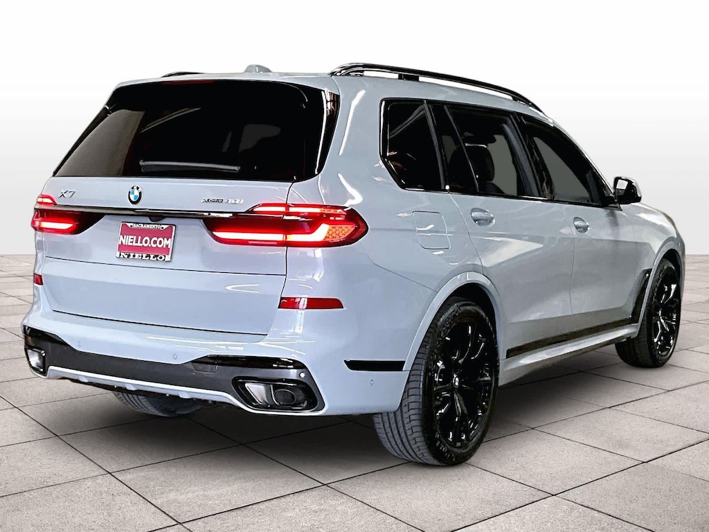New 2026 BMW X7 xDrive40i xDrive40i Sports Activity Vehicle