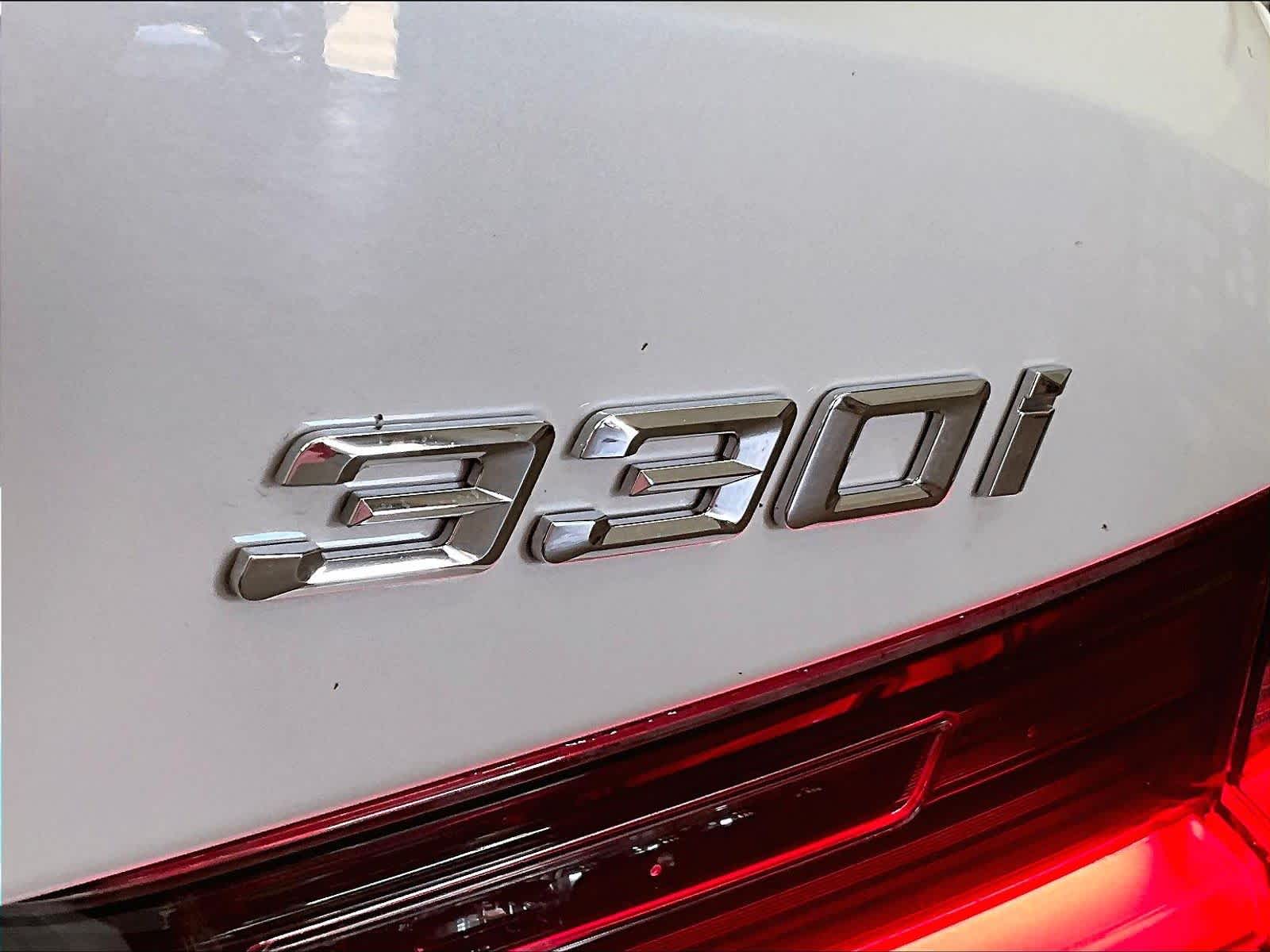 2025 BMW 330i 330i photo 3