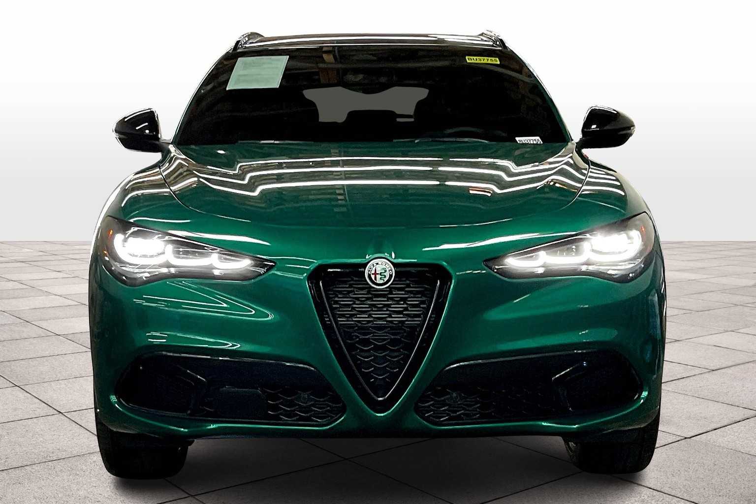 2025 Alfa Romeo Stelvio Tributo Italiano photo 3