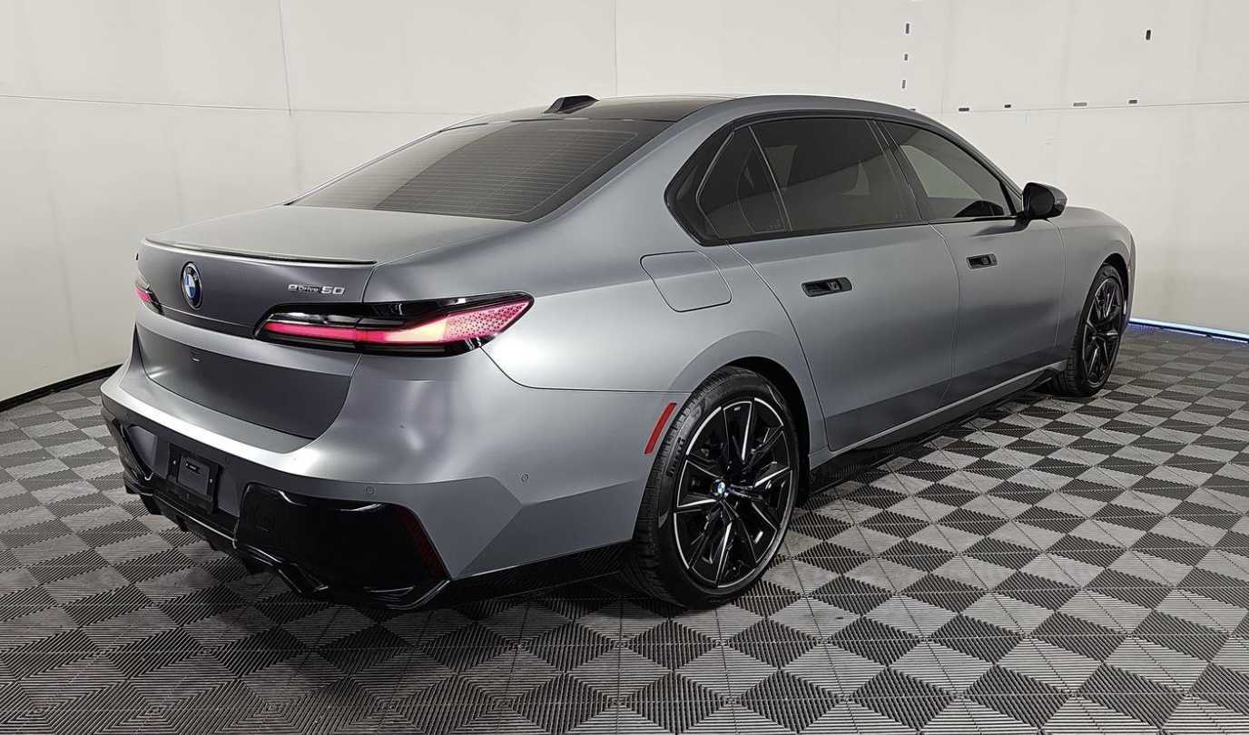 2024 Bmw i7 eDrive50 photo 3
