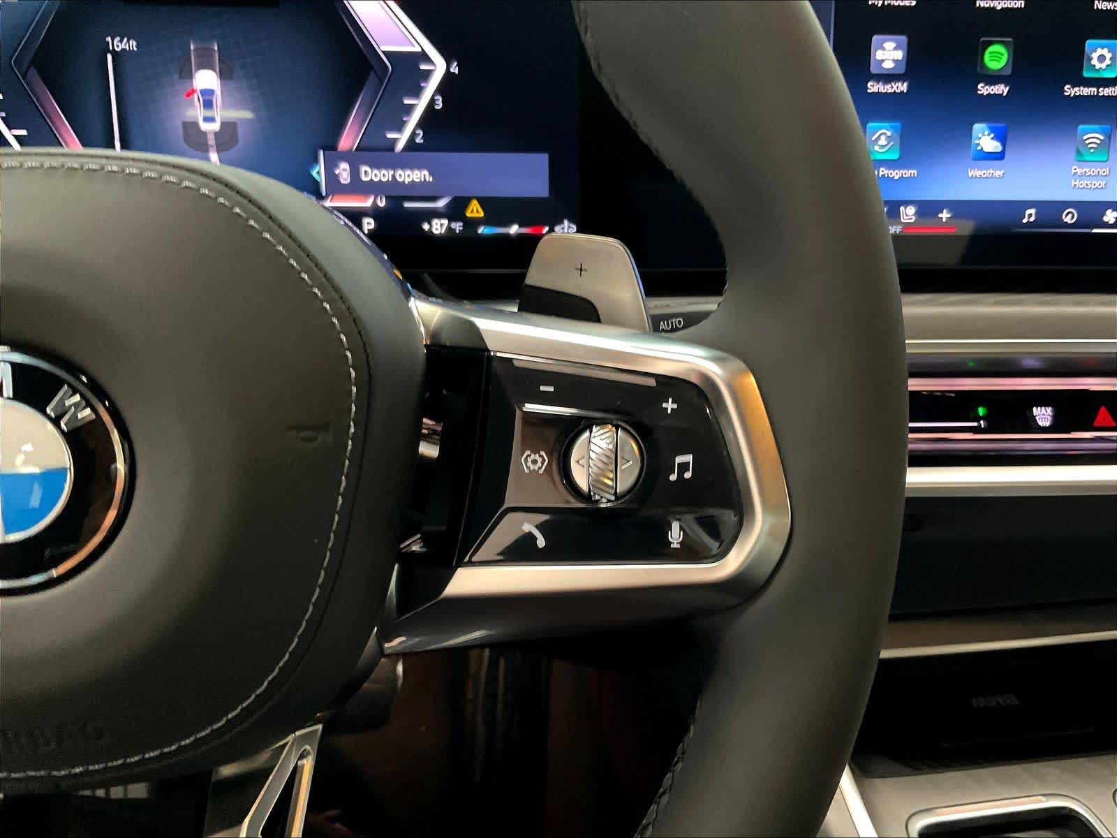 2025 BMW 7 Series 760i - Photo 17