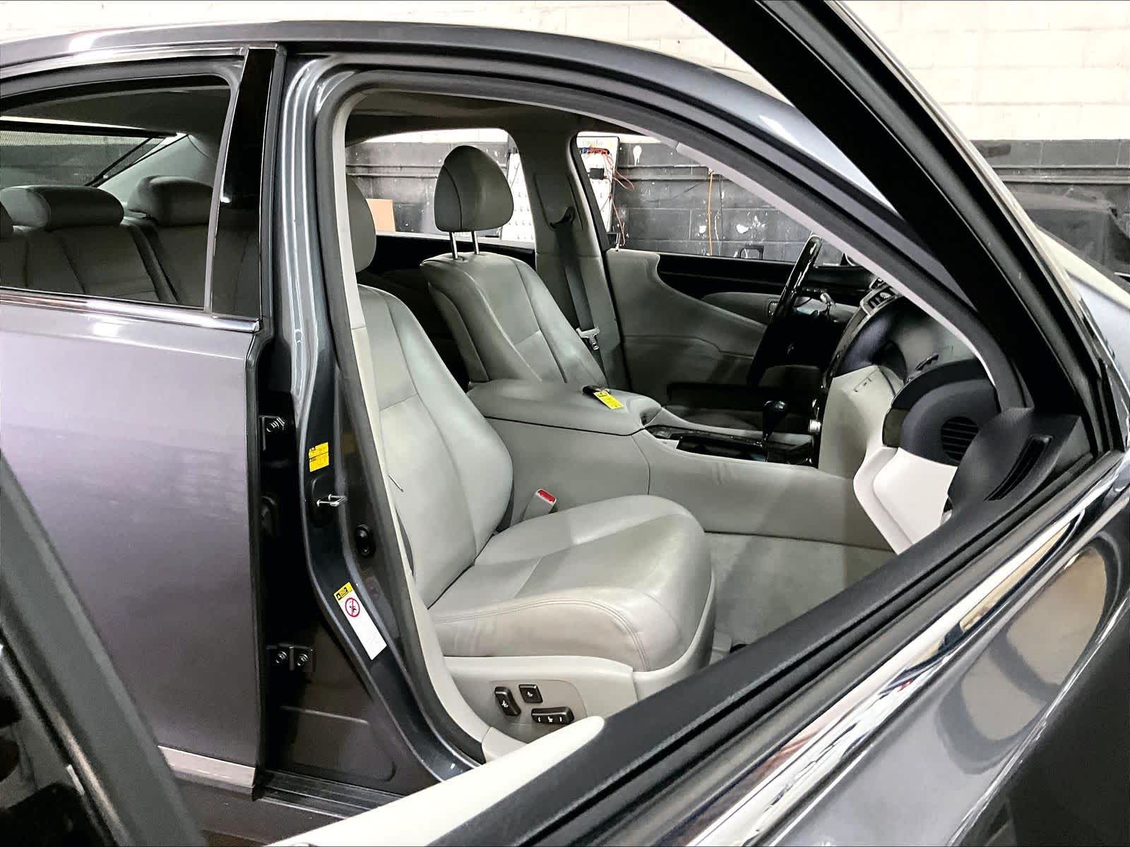 2012 LEXUS LS 460 photo 6