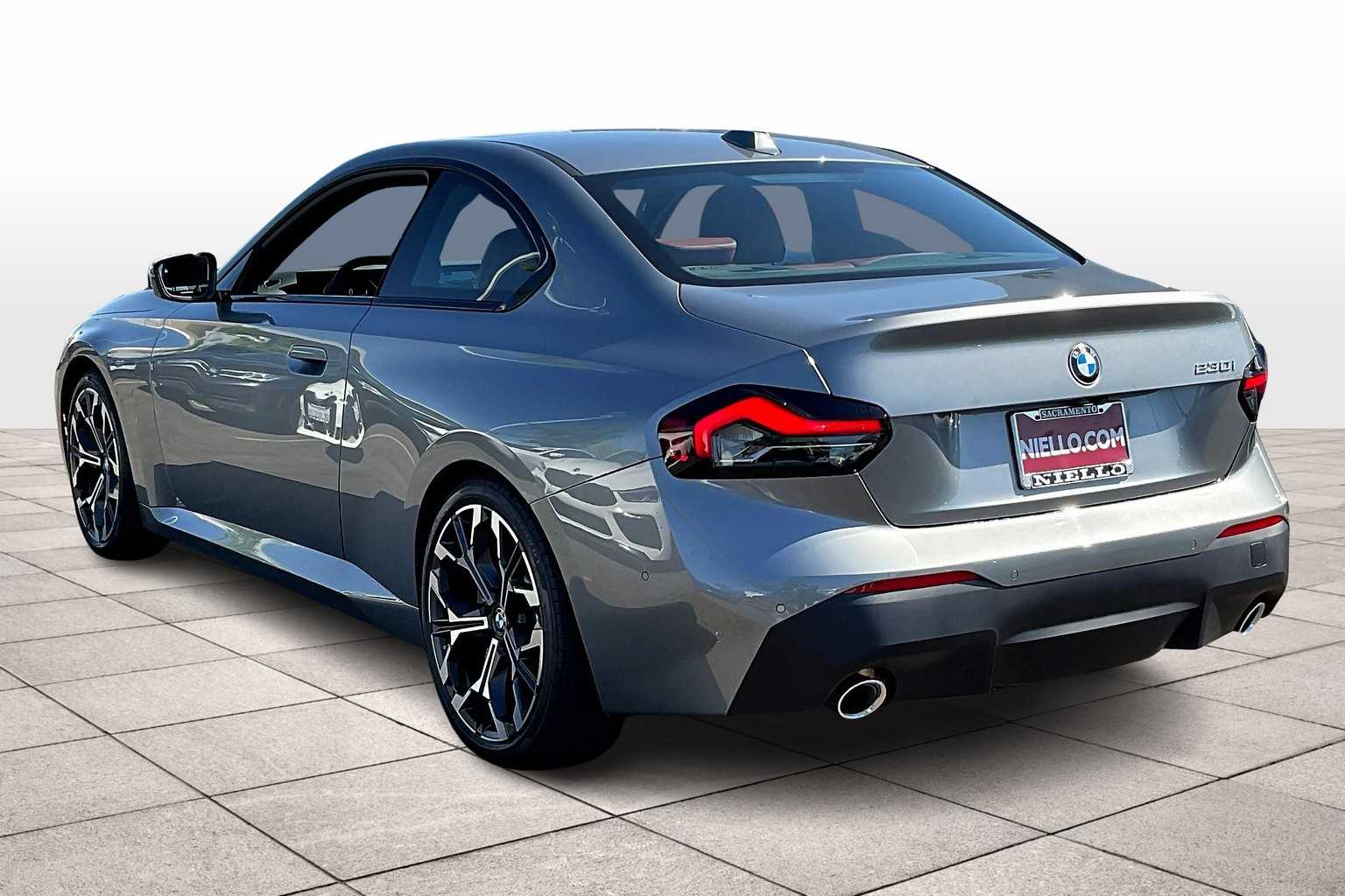 2025 Bmw 230i Coupe photo 3