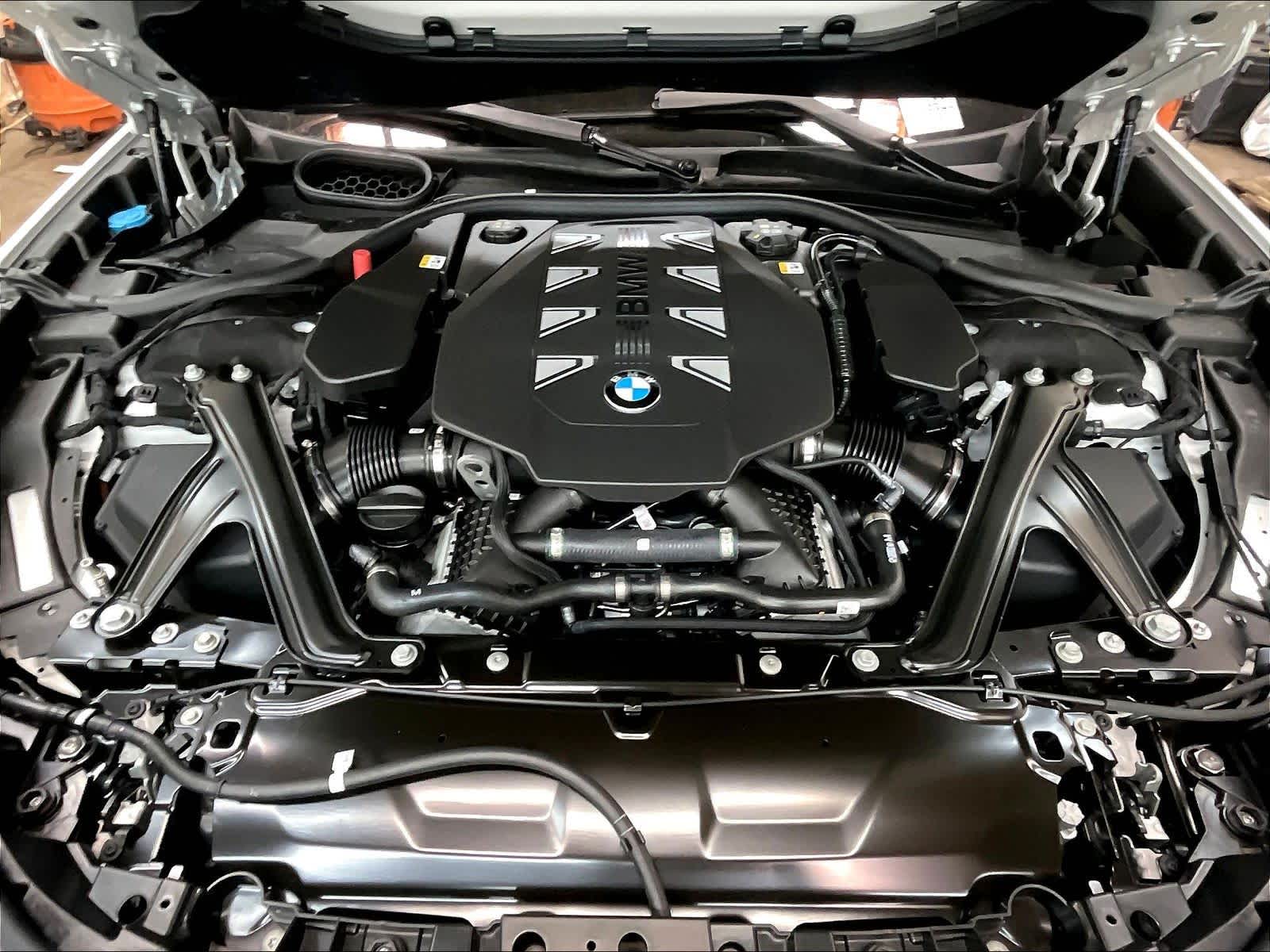 2025 BMW 7 Series 760i - Photo 13