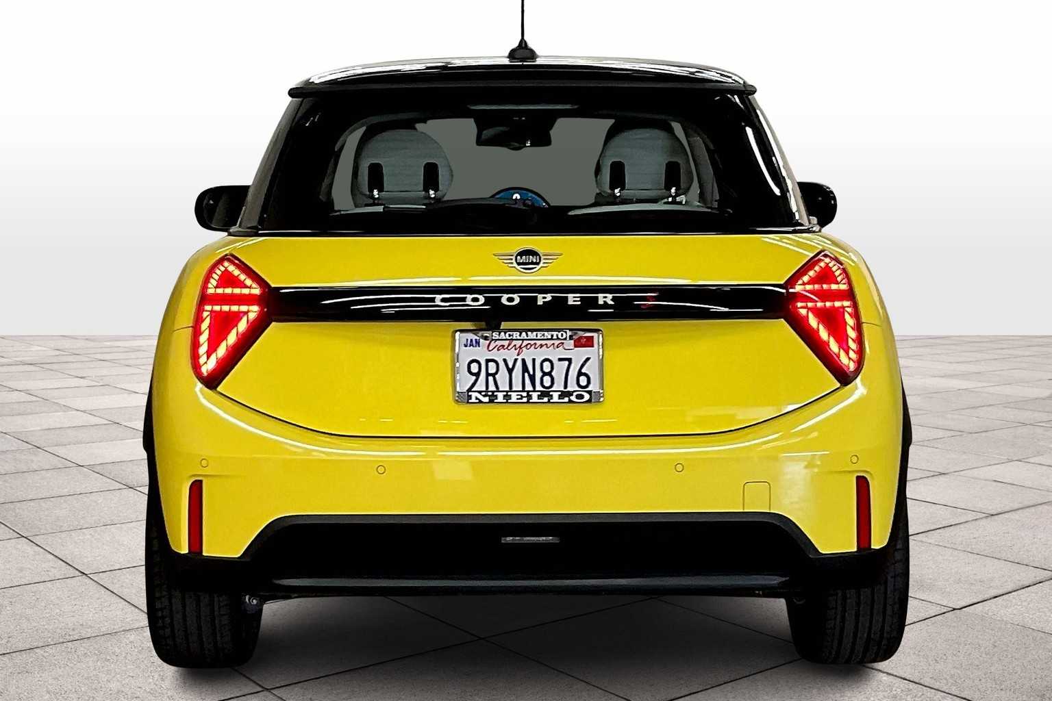 2025 Mini Cooper 2 Door Hardtop S photo 3
