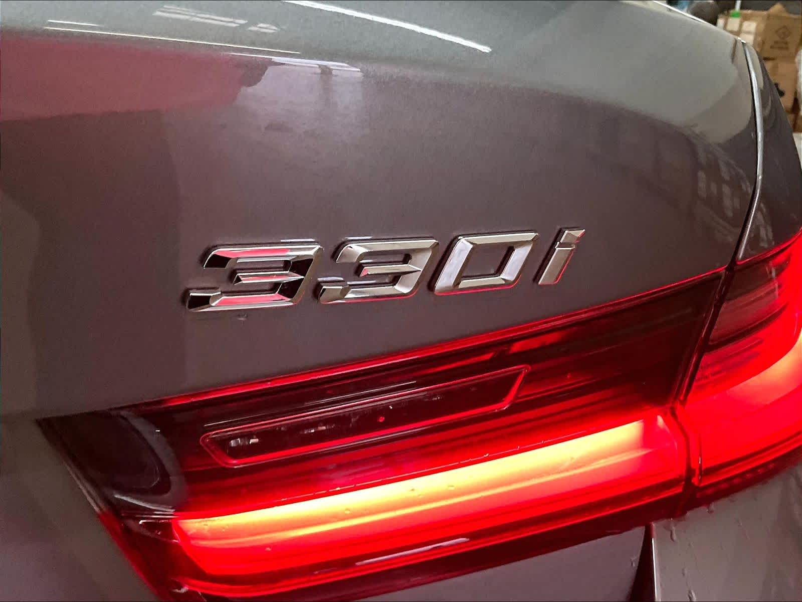 2025 BMW 330i 330i photo 3