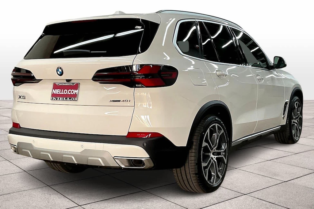 New 2026 BMW X5 xDrive40i Sports Activity Vehicle
