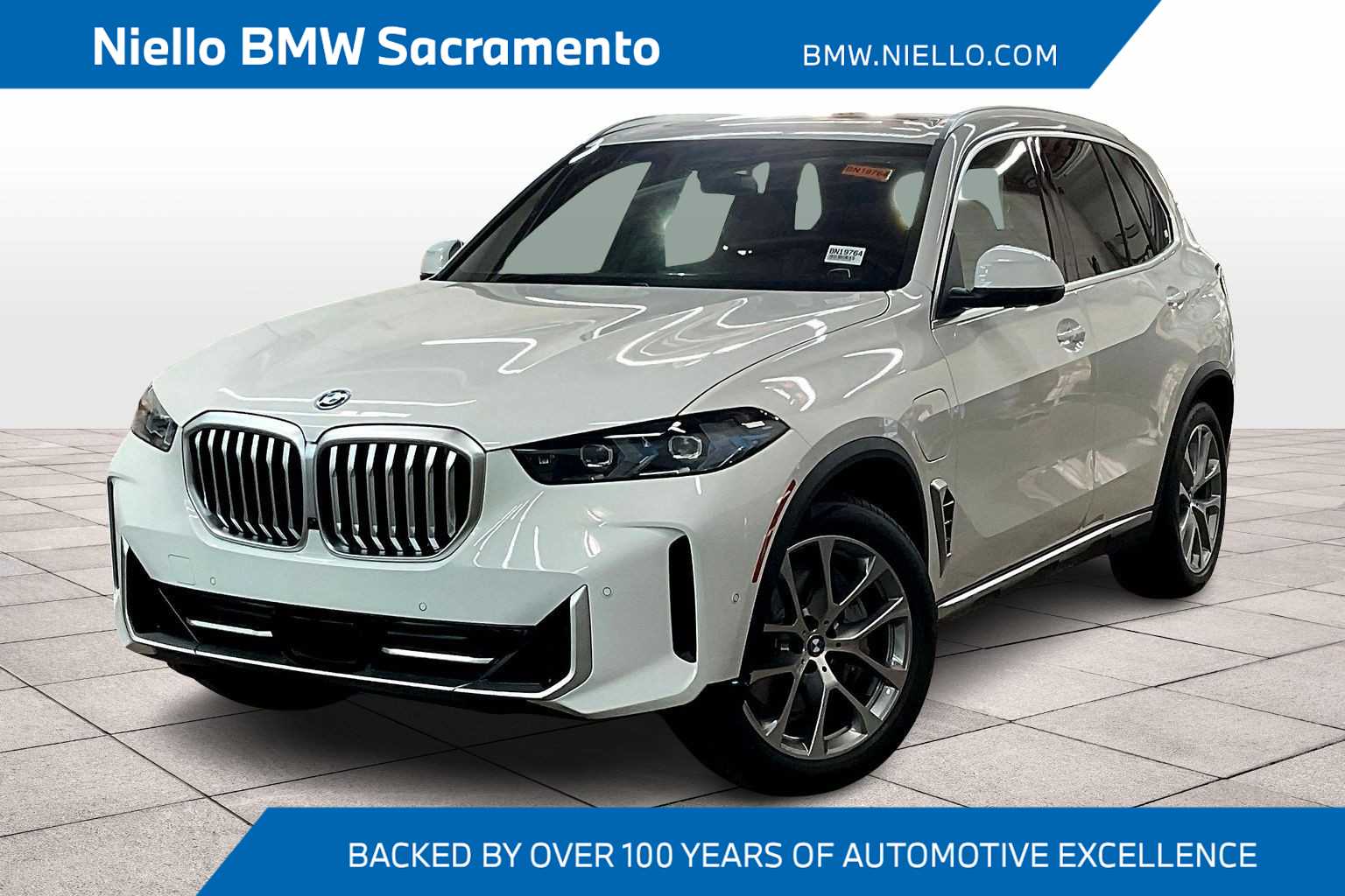 2026 BMW X5 50e's photo