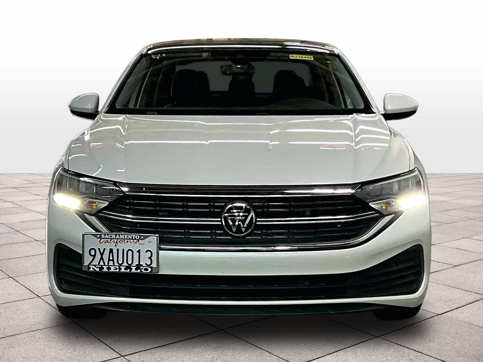 2024 Volkswagen Jetta SE photo 2