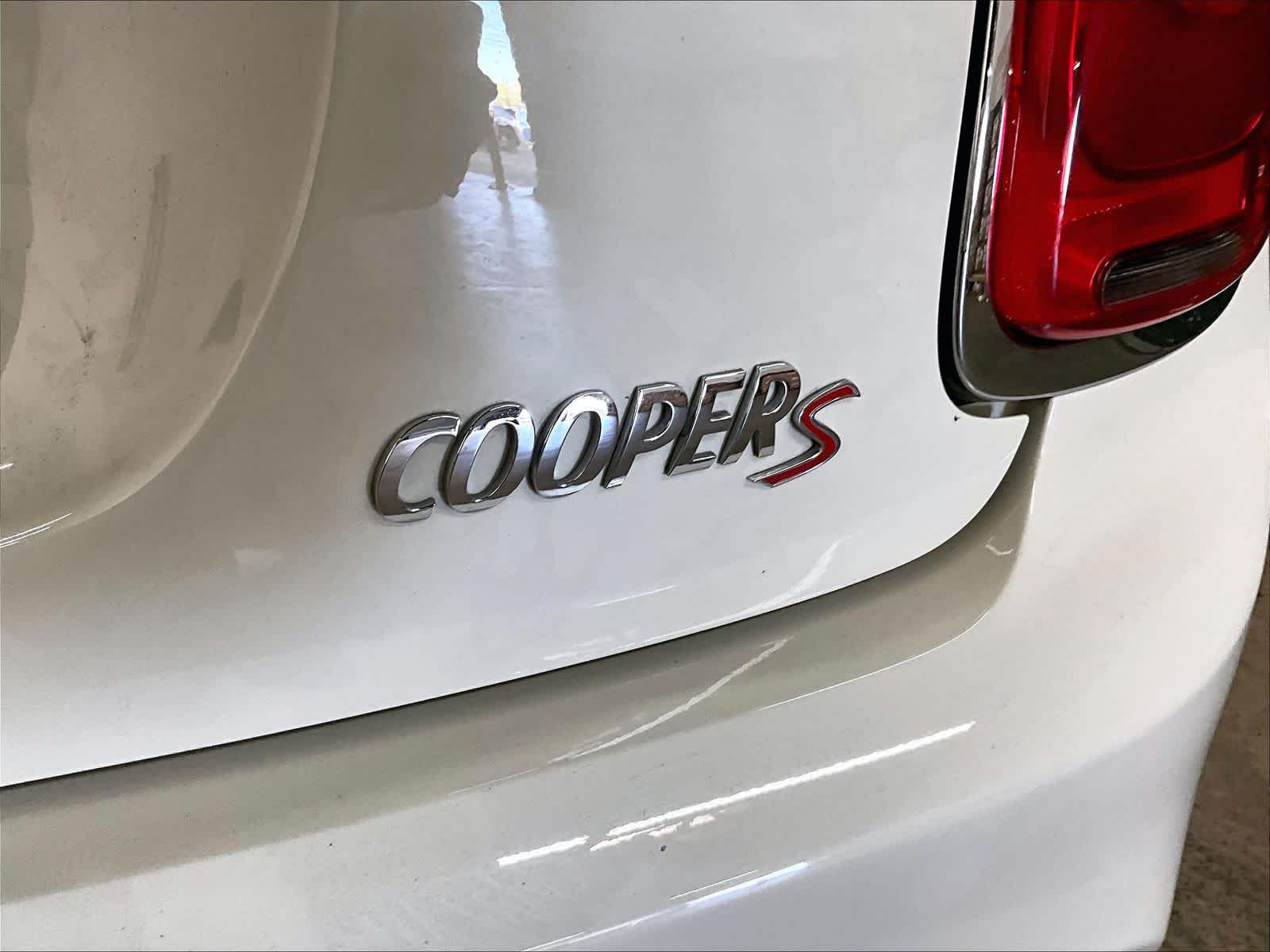 2018 MINI Hardtop 2 Door Cooper S photo 3
