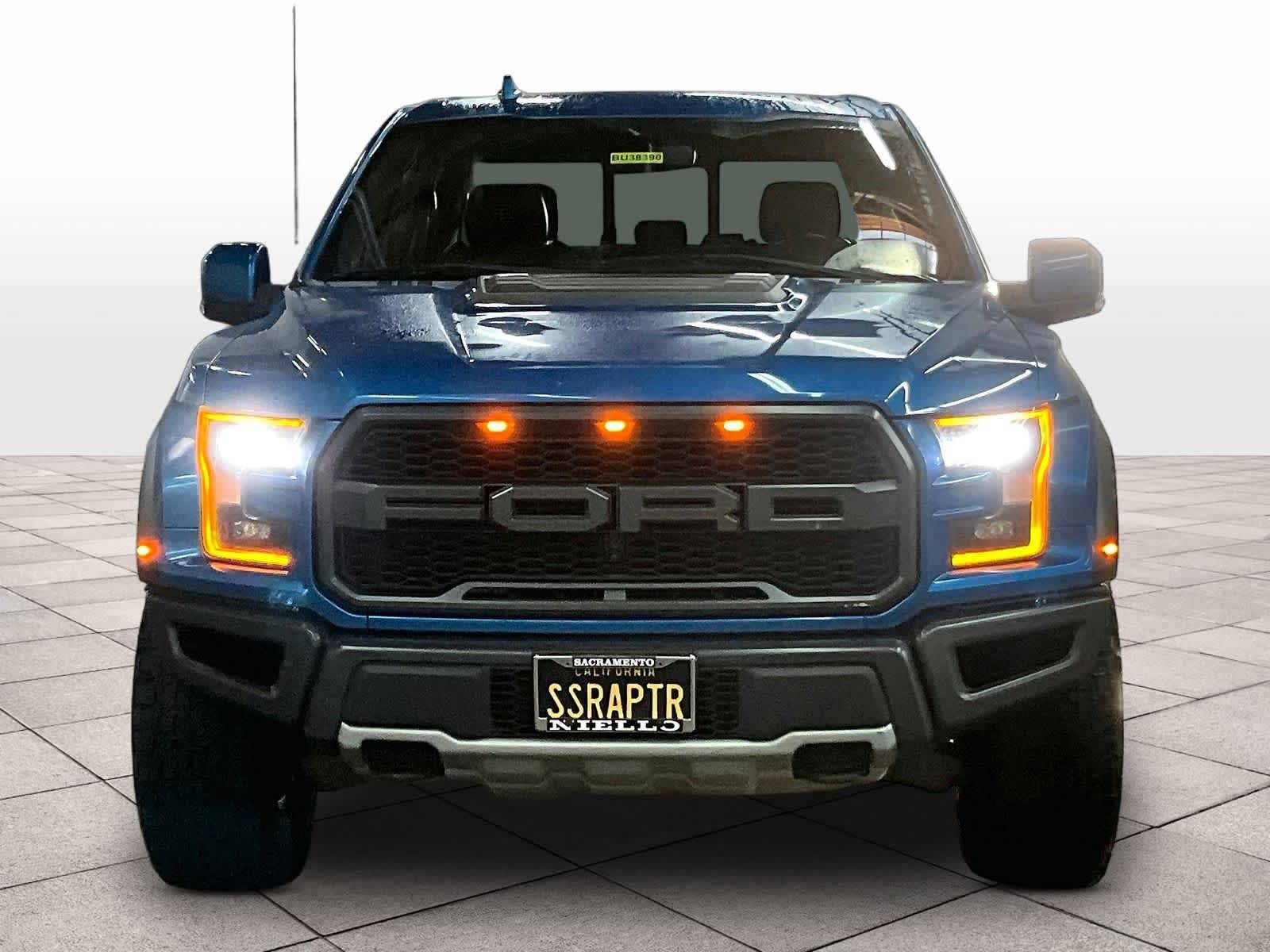 2019 Ford F-150 Raptor 4WD Supercrew 5.5 Box photo 2