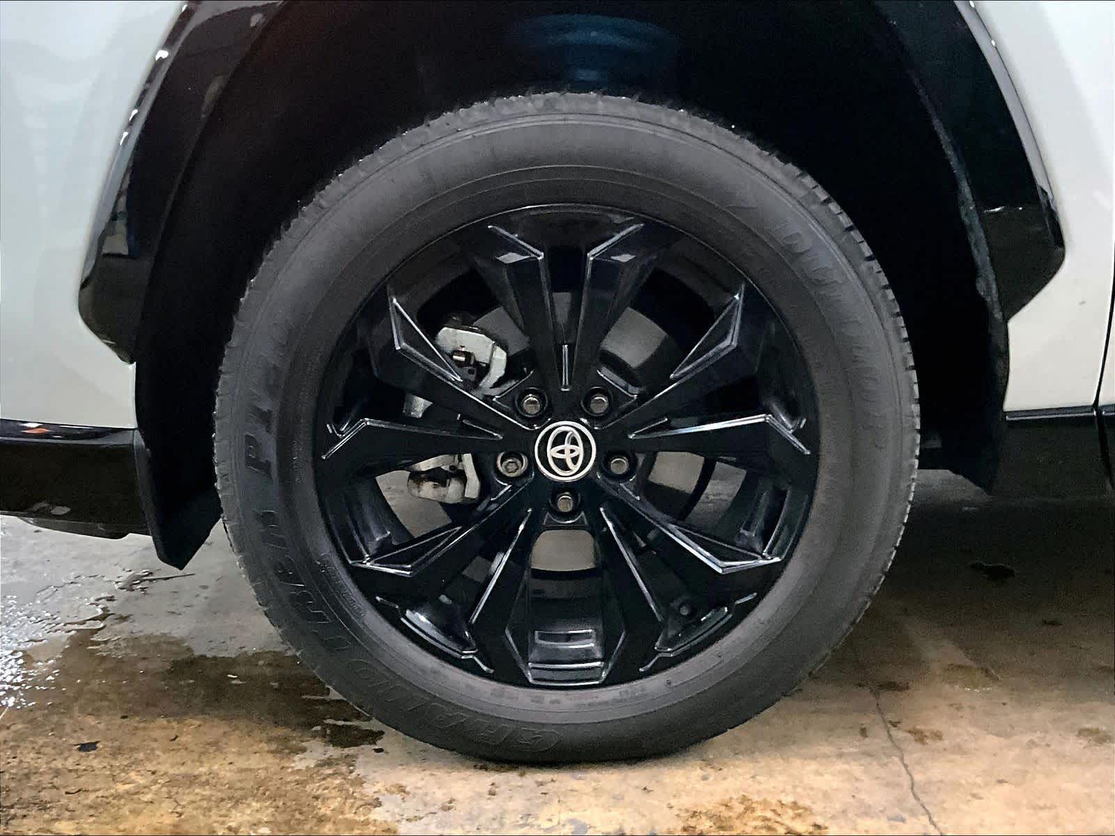 2024 Toyota RAV4 Hybrid XSE photo 3