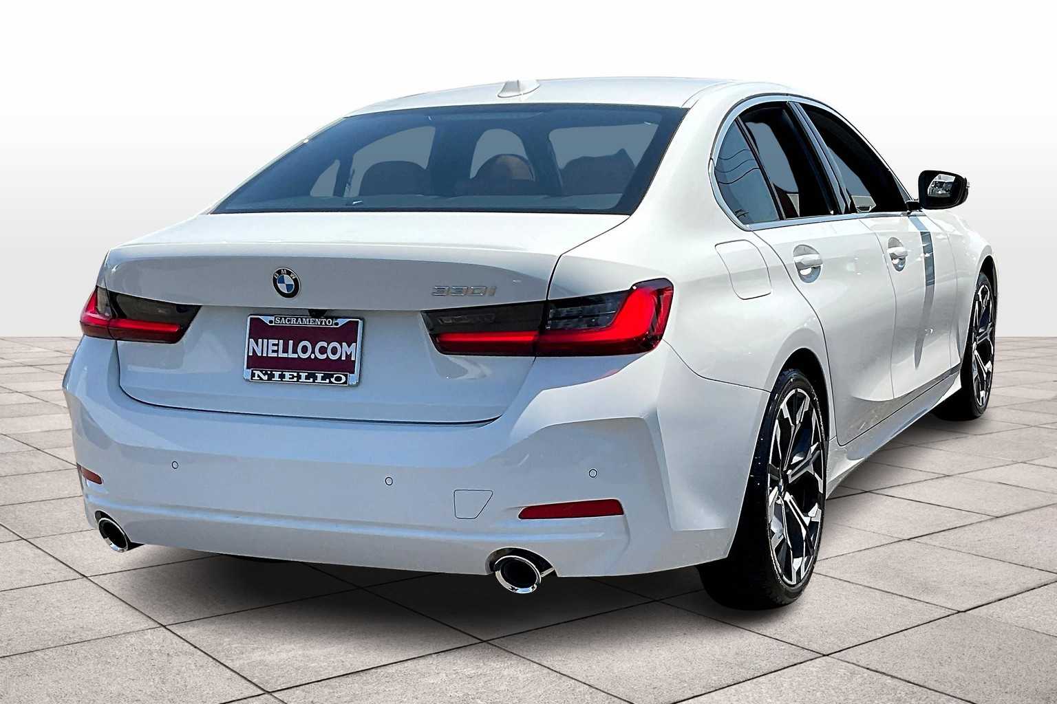2025 Bmw 330i Sedan photo 4