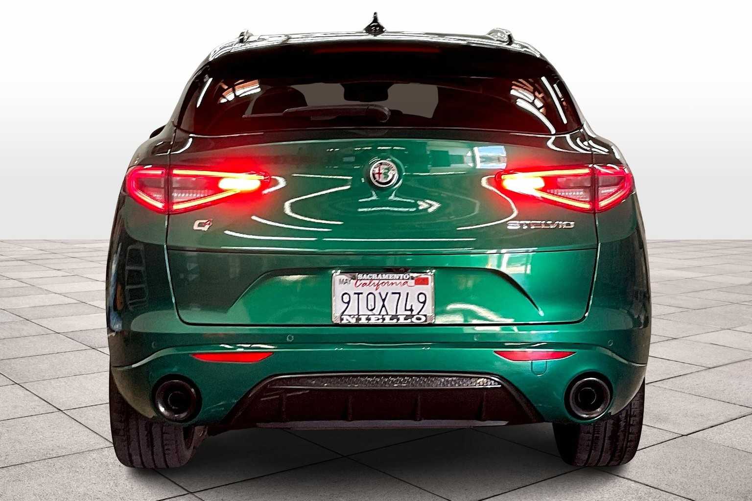 2025 Alfa Romeo Stelvio Tributo Italiano photo 4
