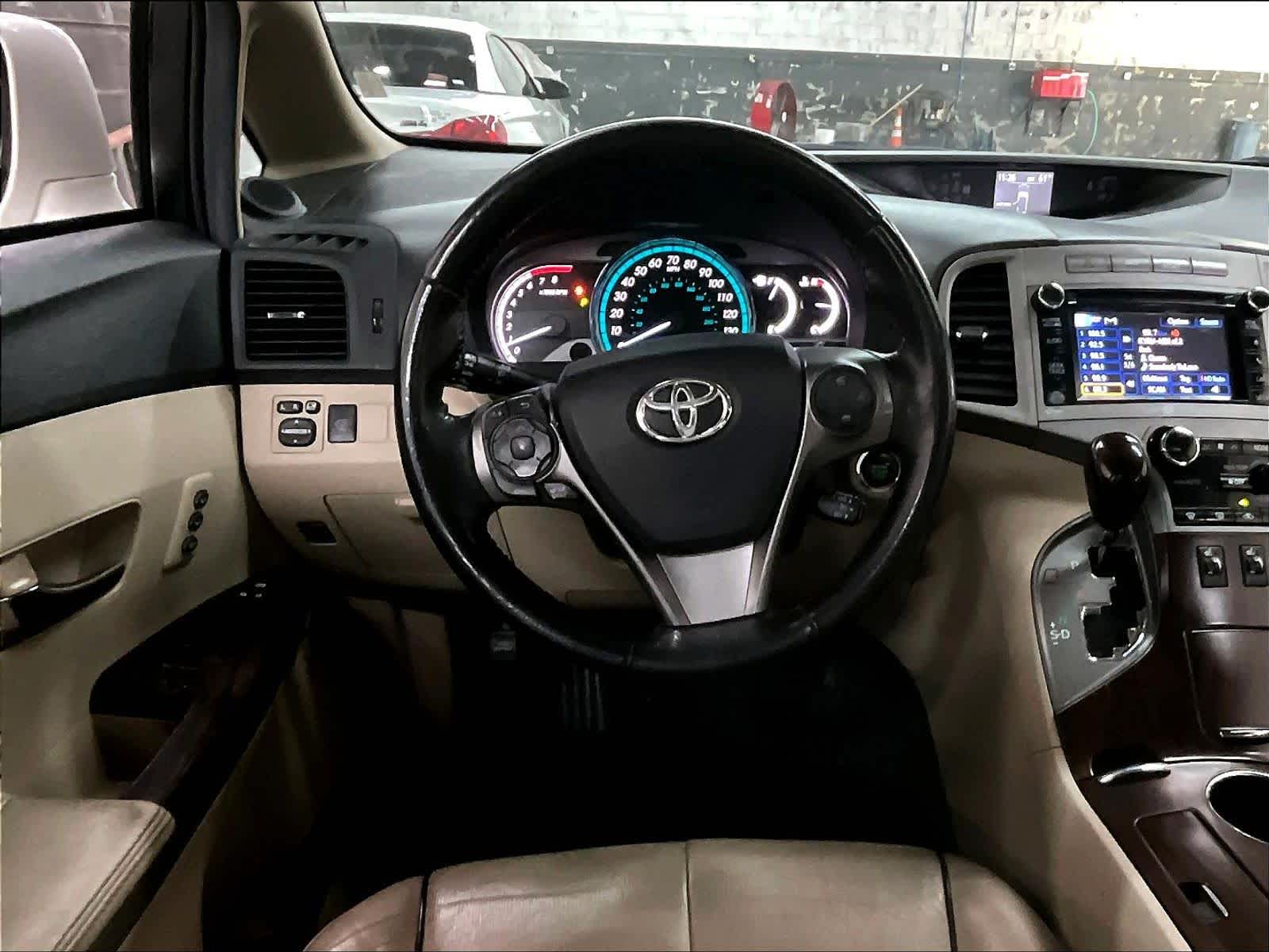 2014 Toyota Venza XLE photo 4