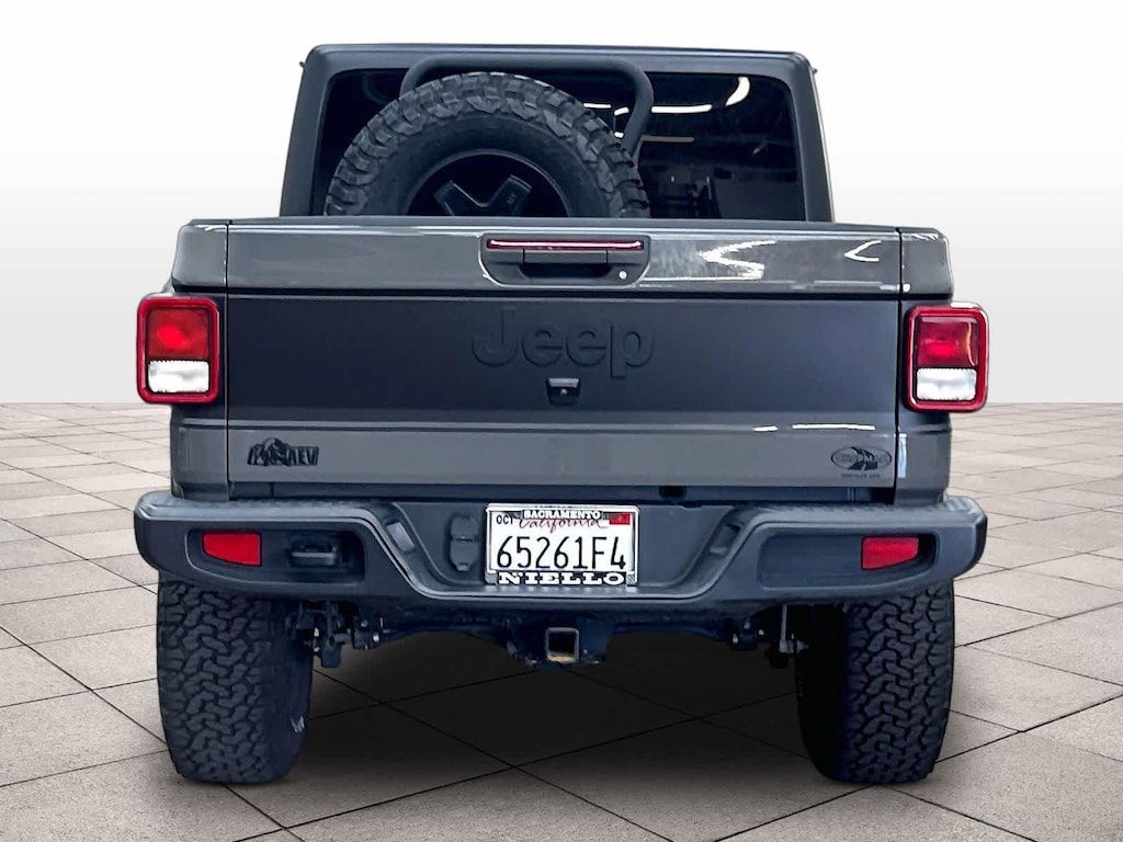 Used 2021 Jeep Gladiator Willys 4x4 4x4