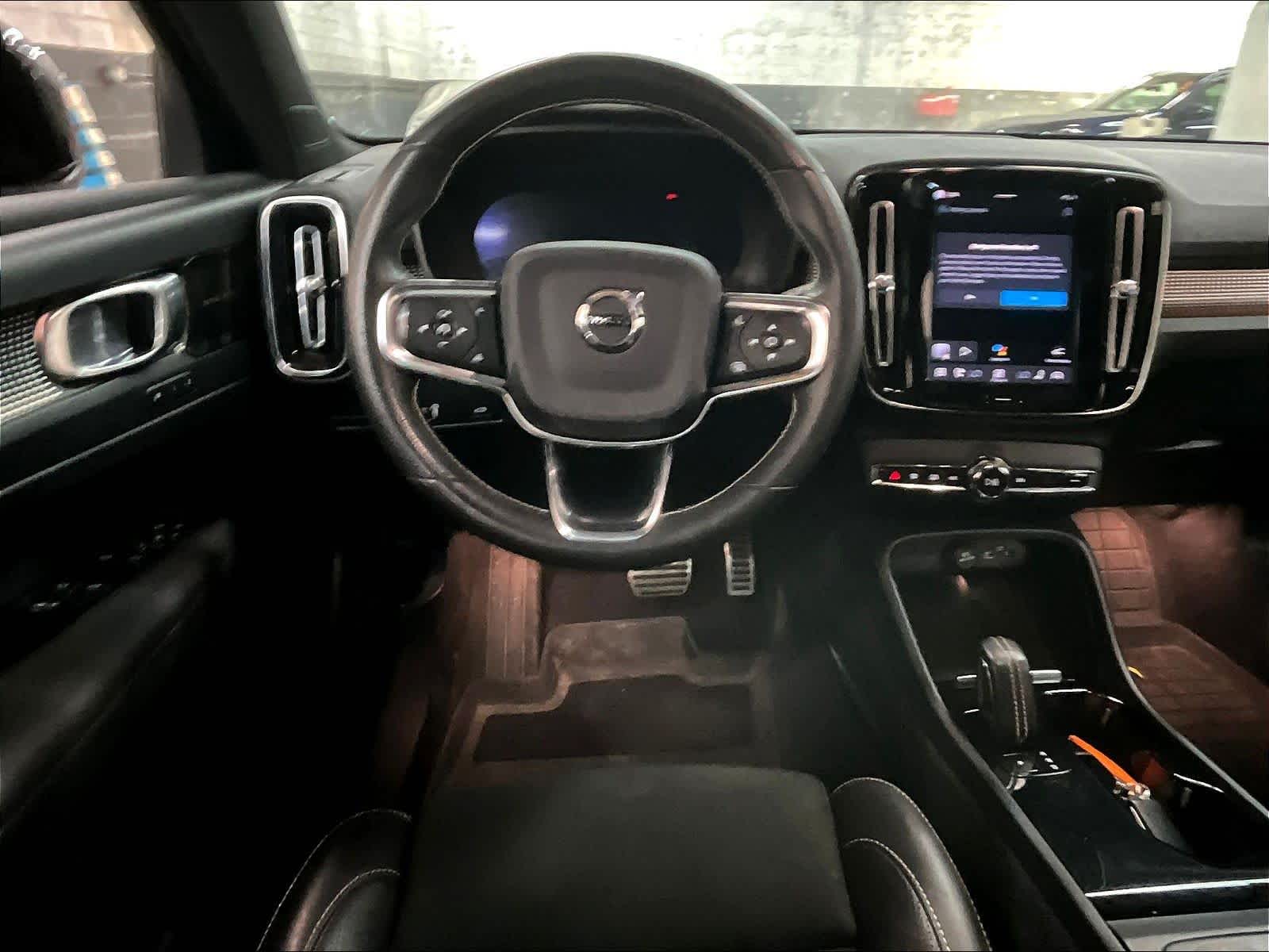 2021 Volvo XC40 photo 4