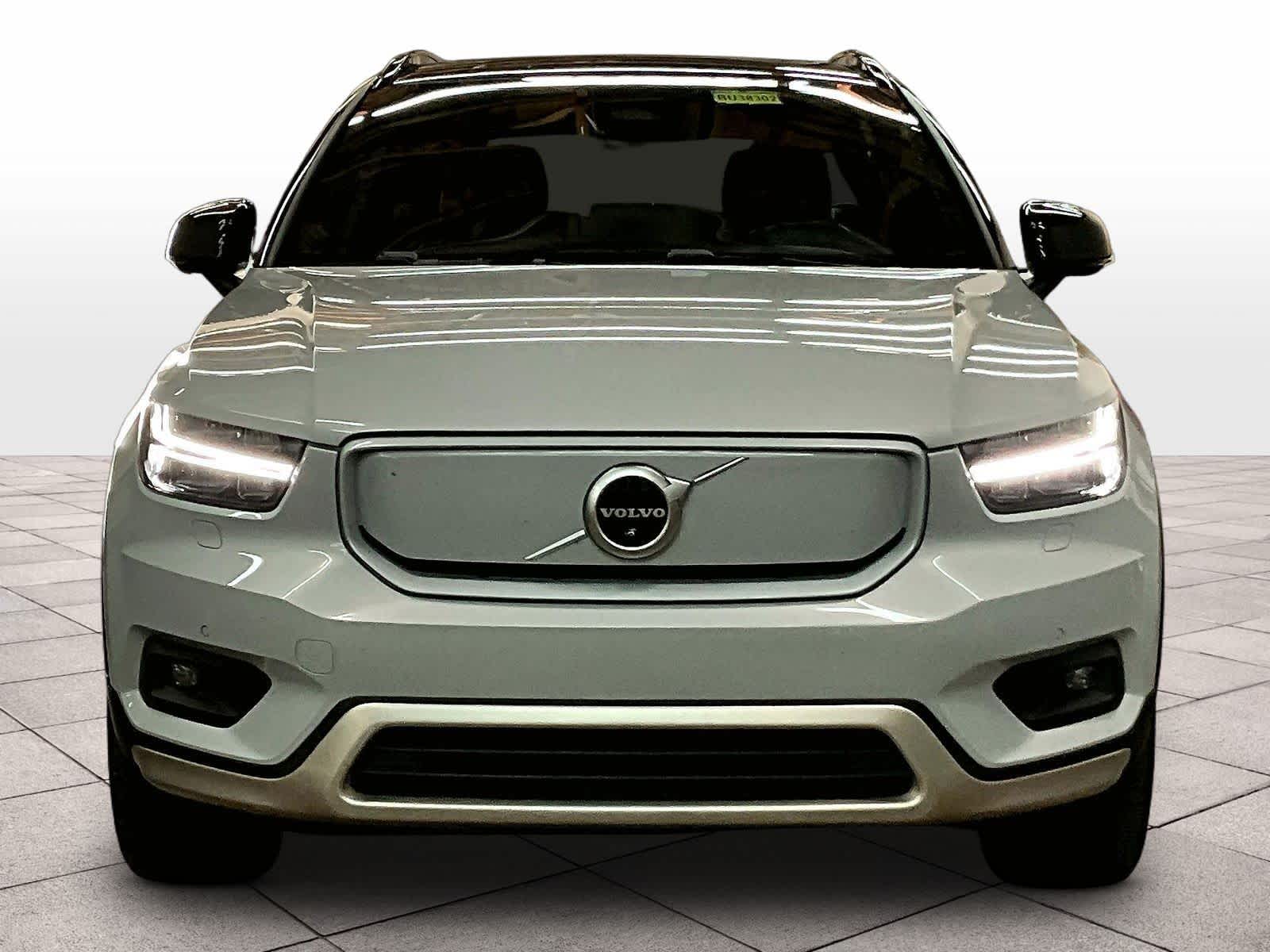 2021 Volvo XC40 photo 2