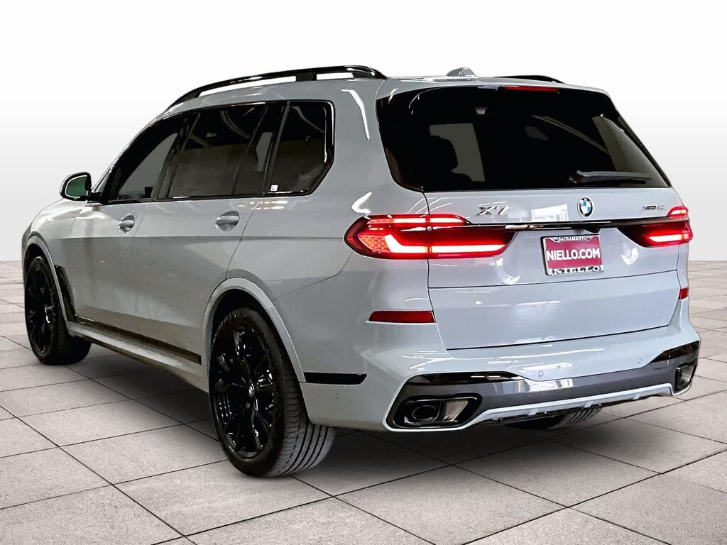 New 2026 BMW X7 xDrive40i xDrive40i Sports Activity Vehicle