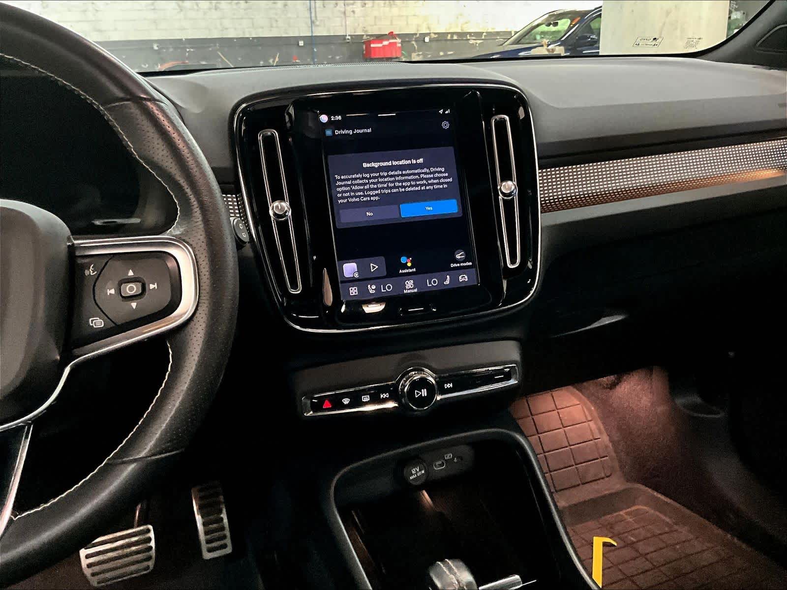 2021 Volvo XC40 photo 5