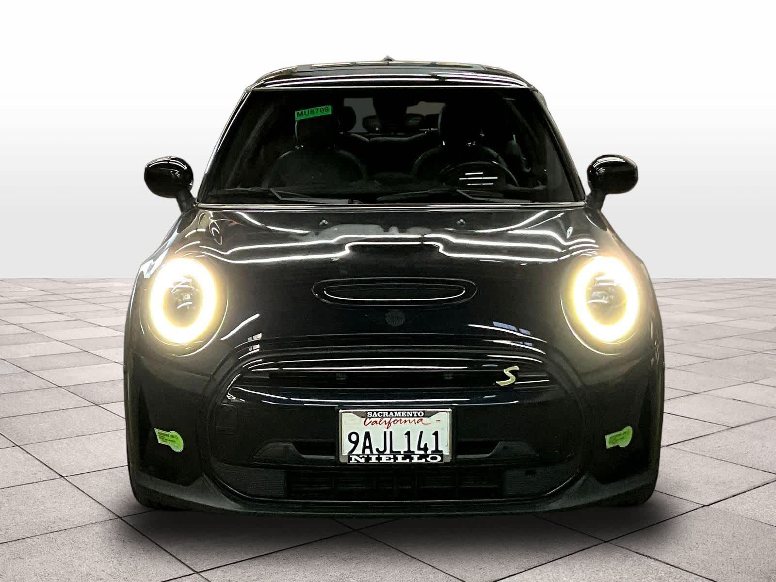 2022 MINI Hardtop 2 Door Cooper SE photo 2