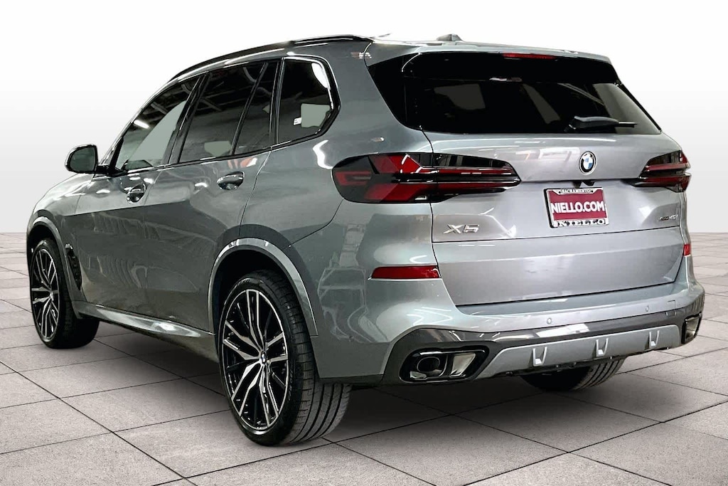 New 2026 BMW X5 xDrive40i Sports Activity Vehicle