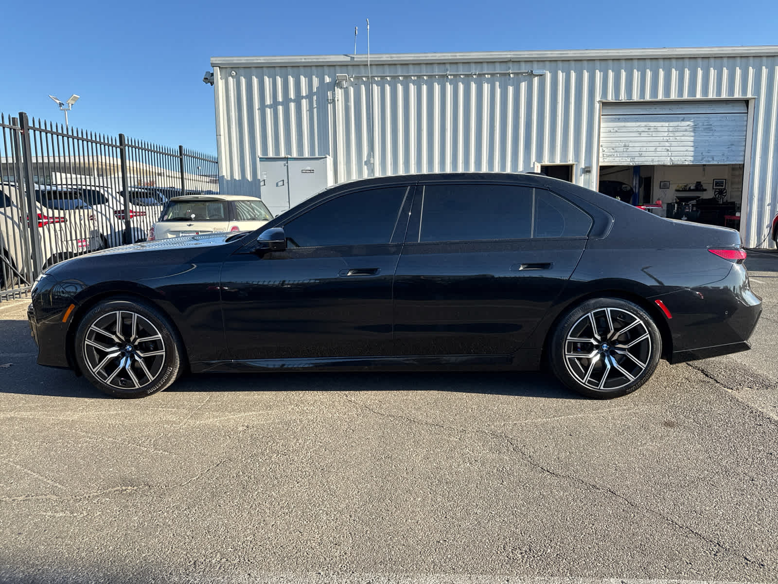 2024 Bmw 740i photo 2