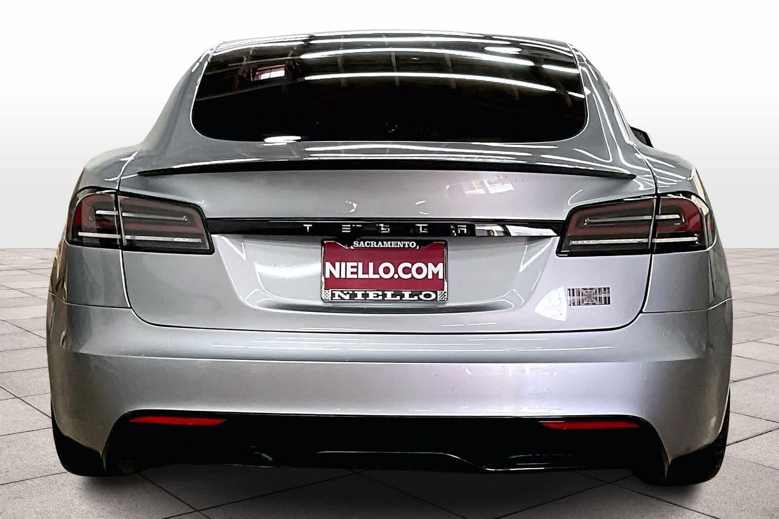 2025 Tesla Model S Plaid AWD photo 4