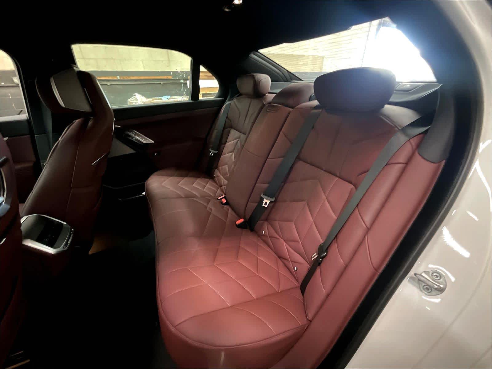 2025 BMW 7 Series 760i - Photo 12