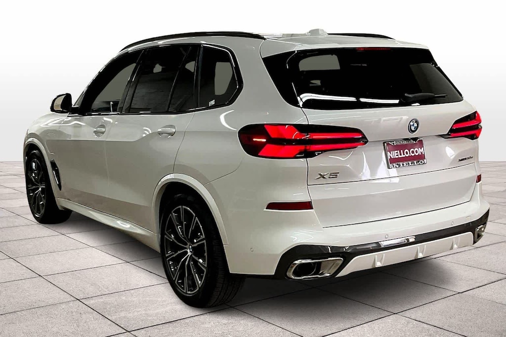 New 2026 BMW X5 xDrive50e Plug-In Hybrid