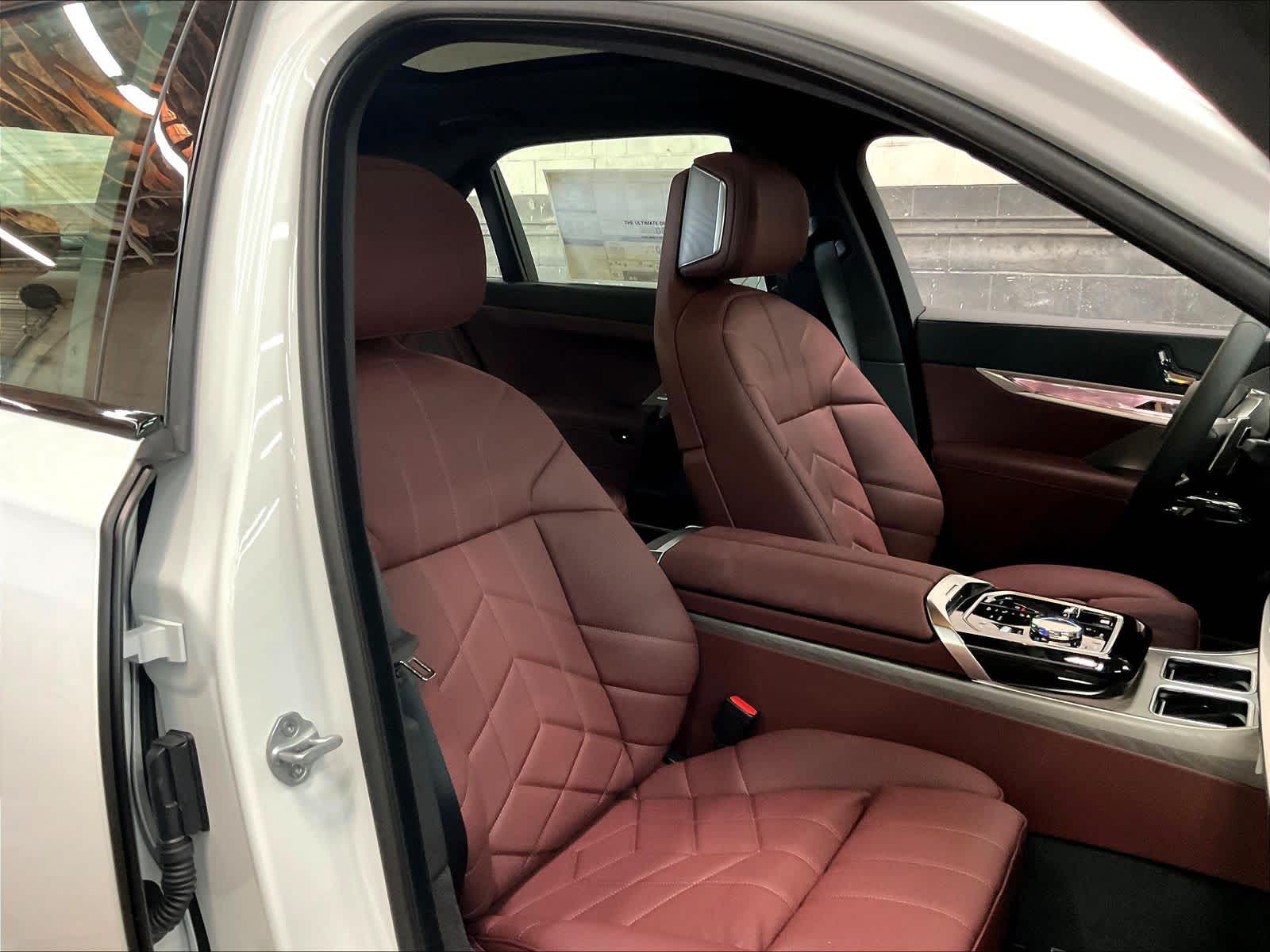 2025 BMW 7 Series 760i - Photo 29