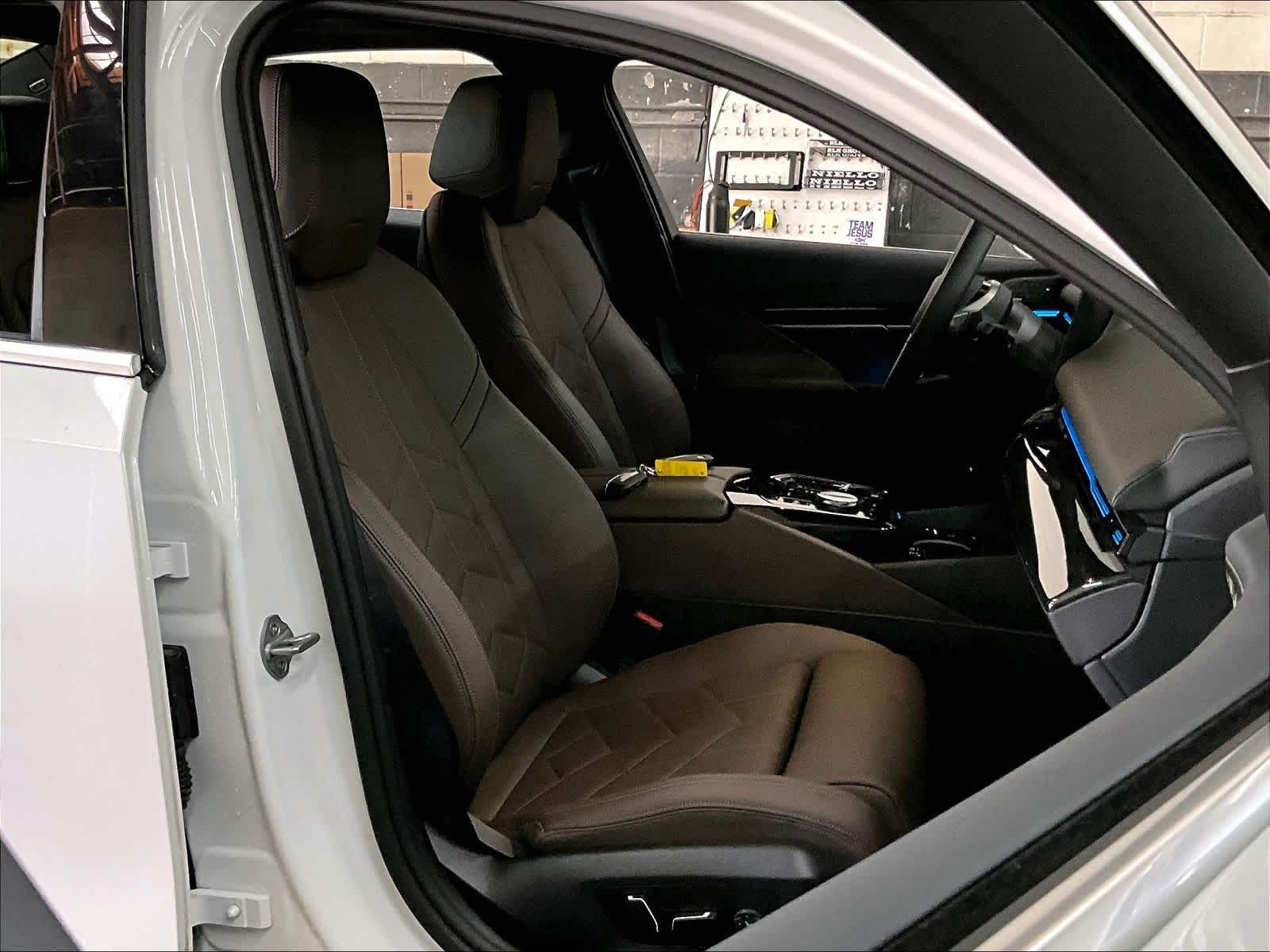 2024 BMW 530i xDrive 530i xDrive photo 6