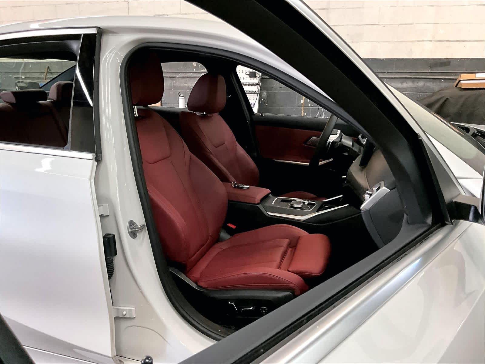 2025 BMW 330i 330i photo 6